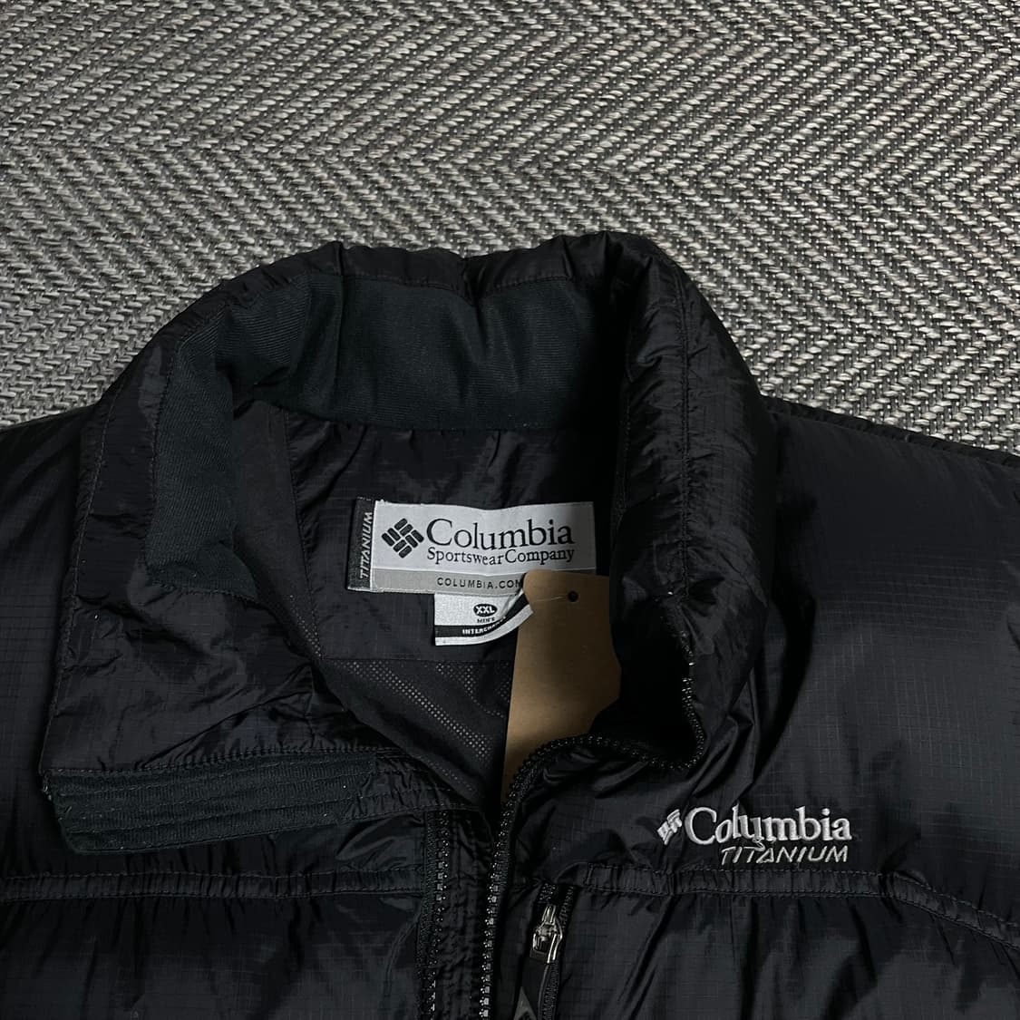 컬럼비아 USA 티타늄 투웨이 구스다운 베스트 블랙o 5165 상품이미지4