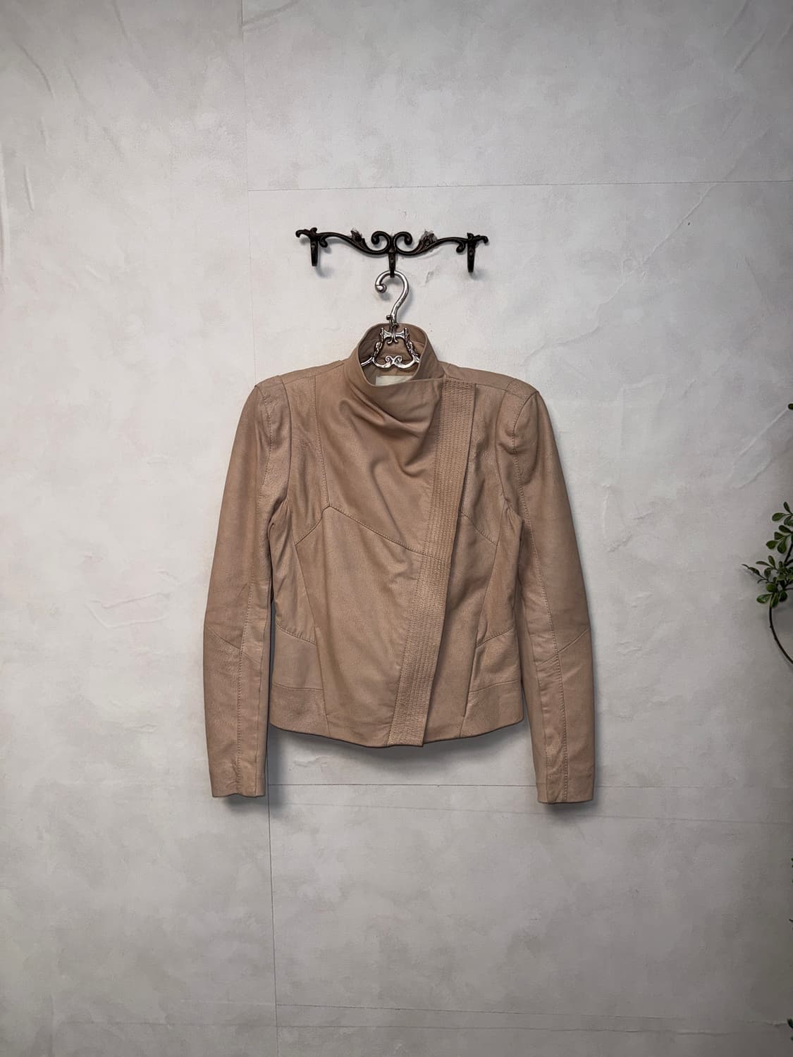 Maje pink lamb skin suede high neck jk 상품이미지3