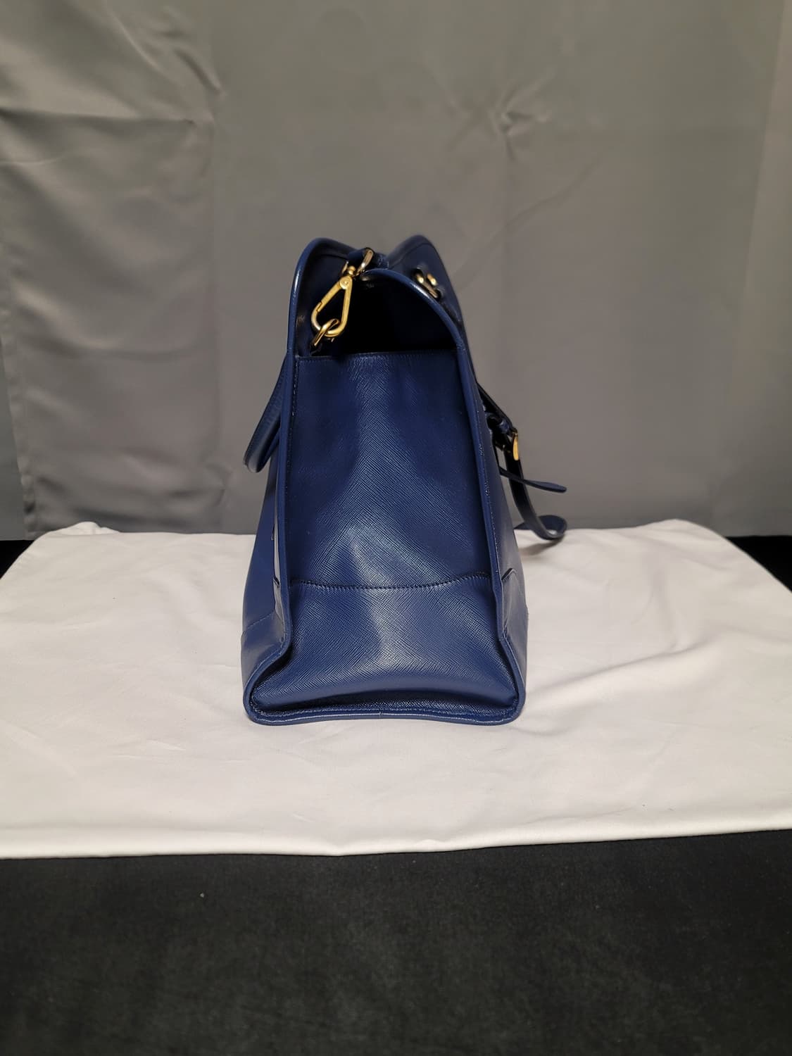 프라다 가방,크로스백토트백(디올샤넬보테가루이비통구찌셀린느생로랑발렌시아가) 상품이미지5