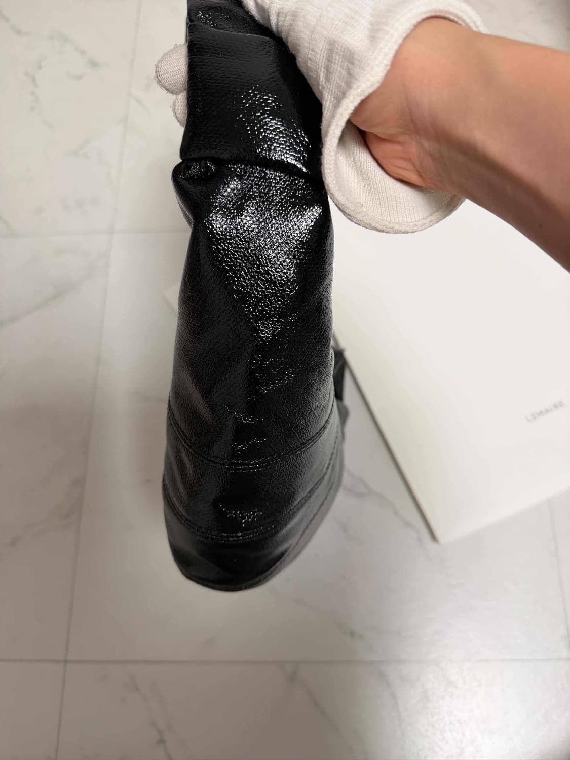 르메르 크루아상 백 코티드 블랙 스몰 상품이미지5