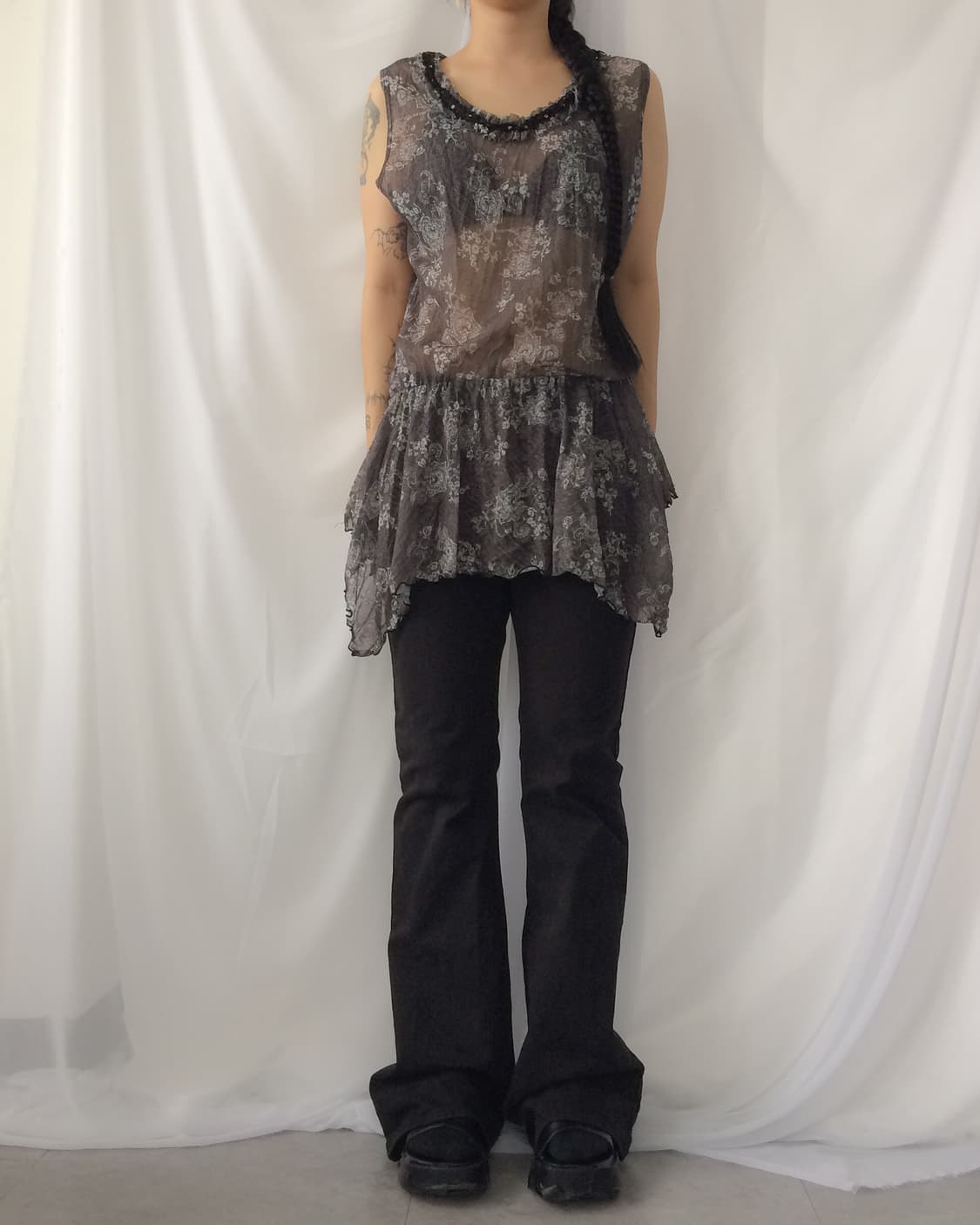 Ornament pattern mesh unbalanced sleevel 상품이미지1