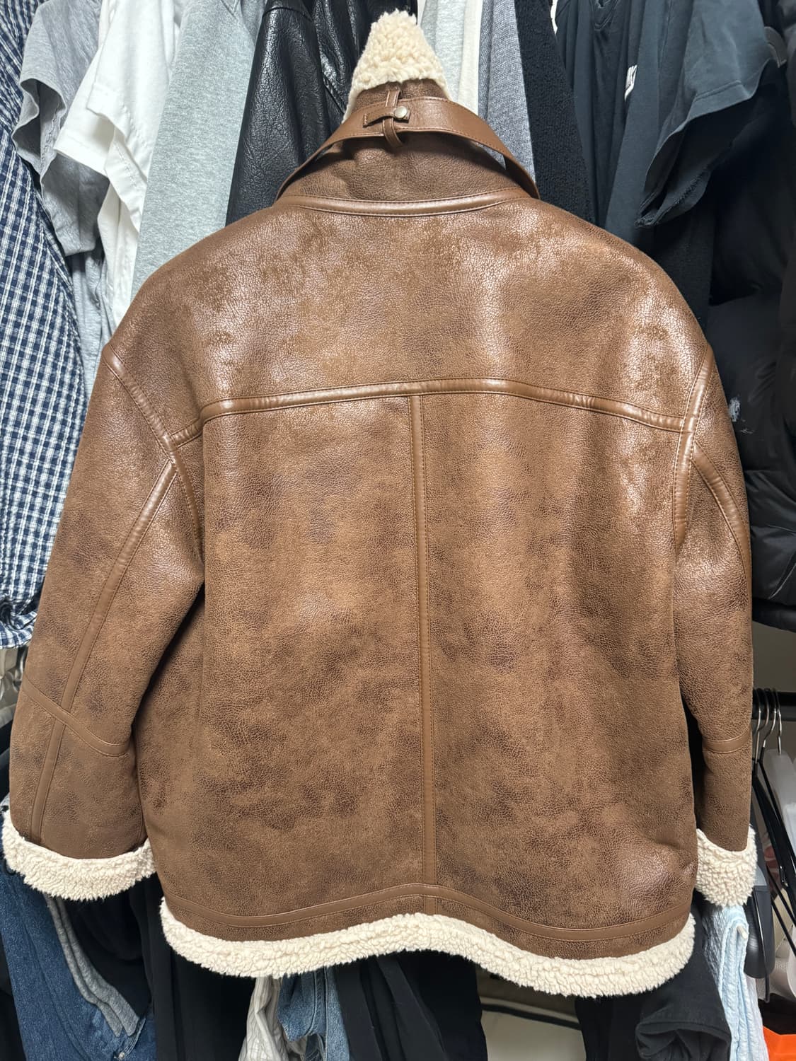 루에브르 시어링 리버시블 무스탕 상품이미지4