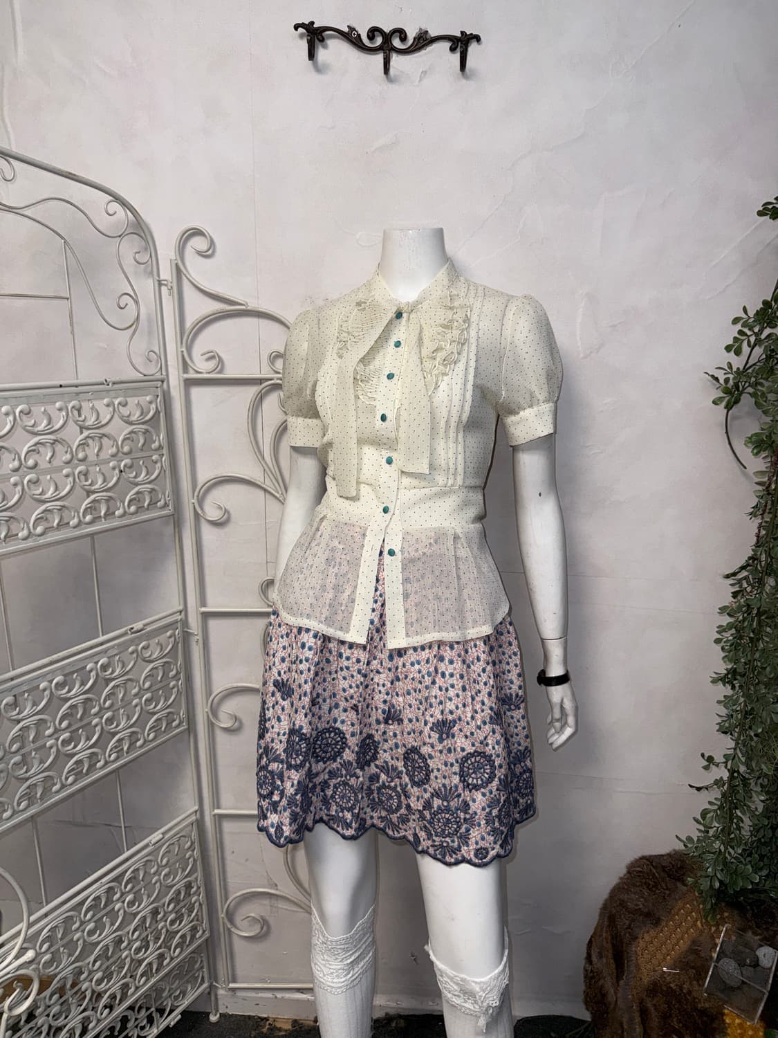 Mint dot chiffon ruffle ribbon blouse  상품이미지2