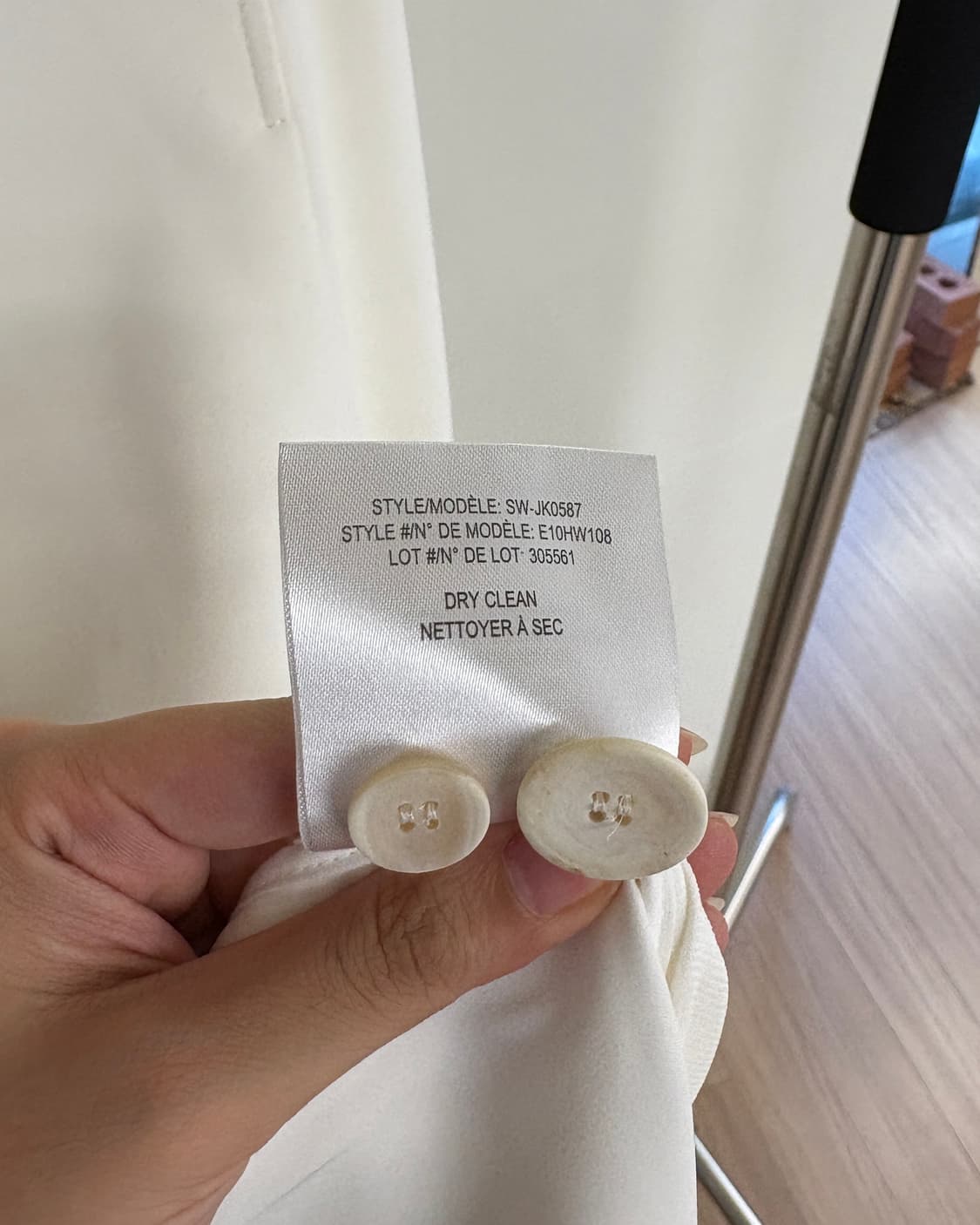 헬무트랭 화이트 벨티드 원버튼 자켓 상품이미지9
