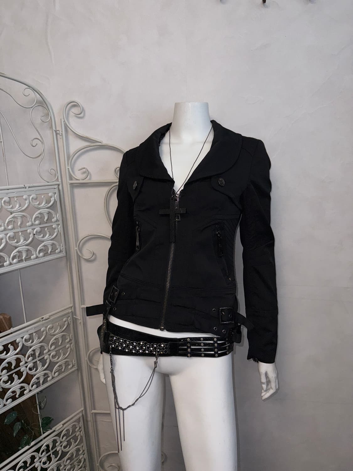 Black side buckle slit zipper detail jk 상품이미지4