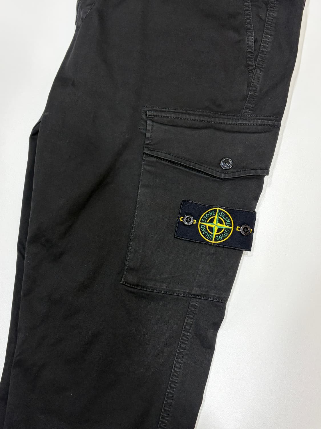 [정품] 스톤아일랜드 코튼 올드 이펙트 슬림 핏 카고 상품이미지4
