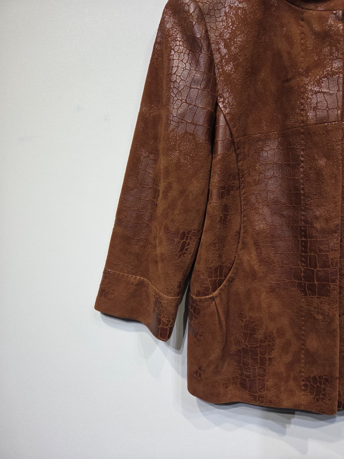 PAT 여성 크로커다일 배색 스웨이드 자켓 상품이미지4