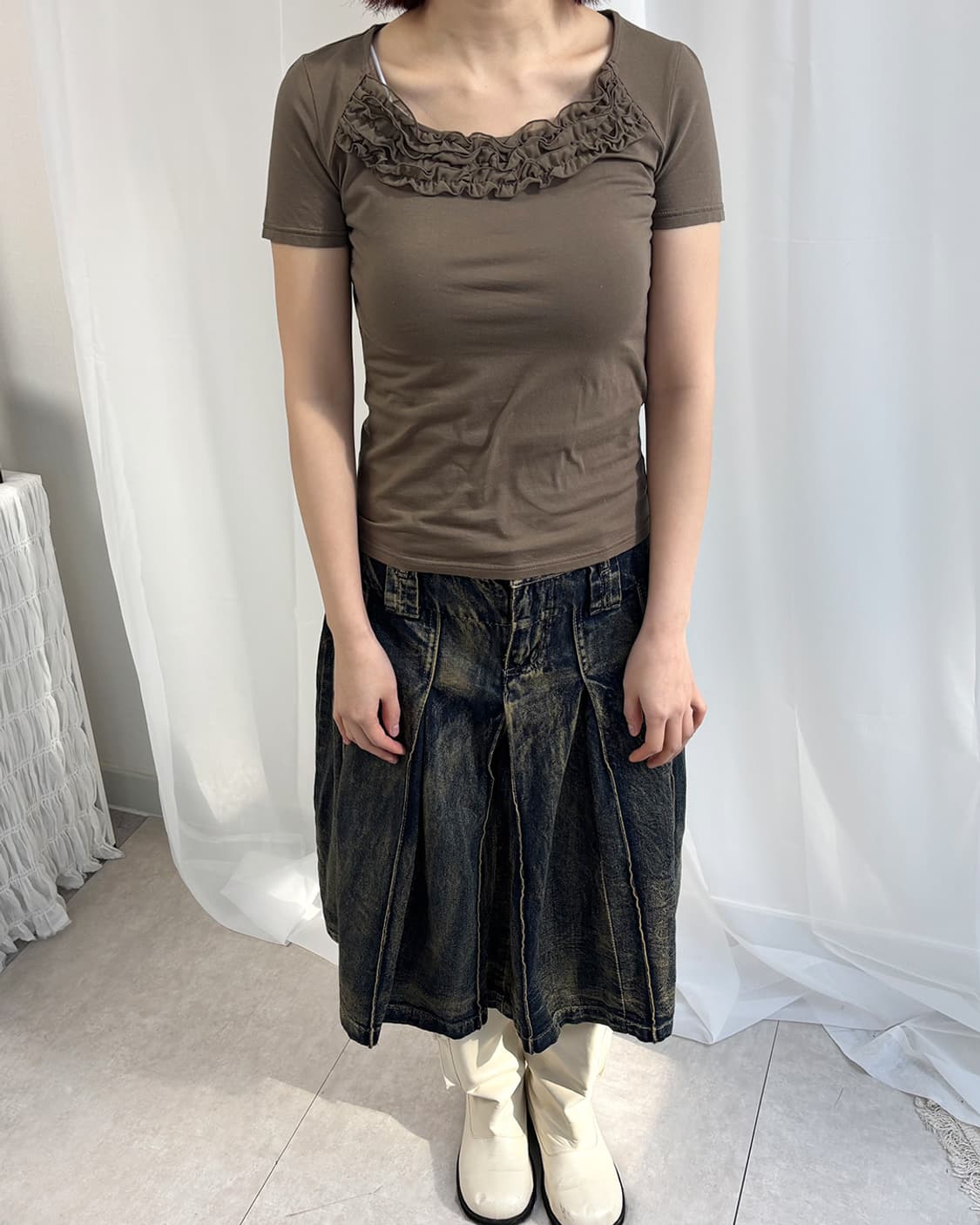 Reflect 네크 러플 트리밍 카키 브라운 반소매 티셔츠 상품이미지6