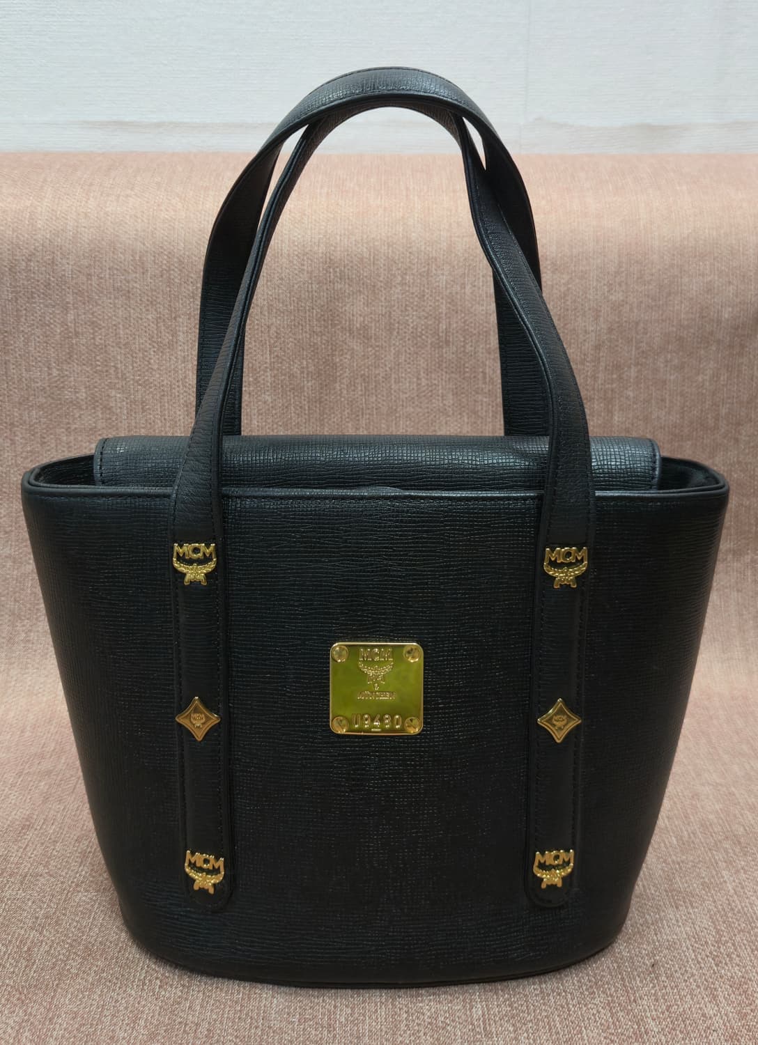 MCM 정품  블랙 사피아노 레더 토트백 상품이미지1