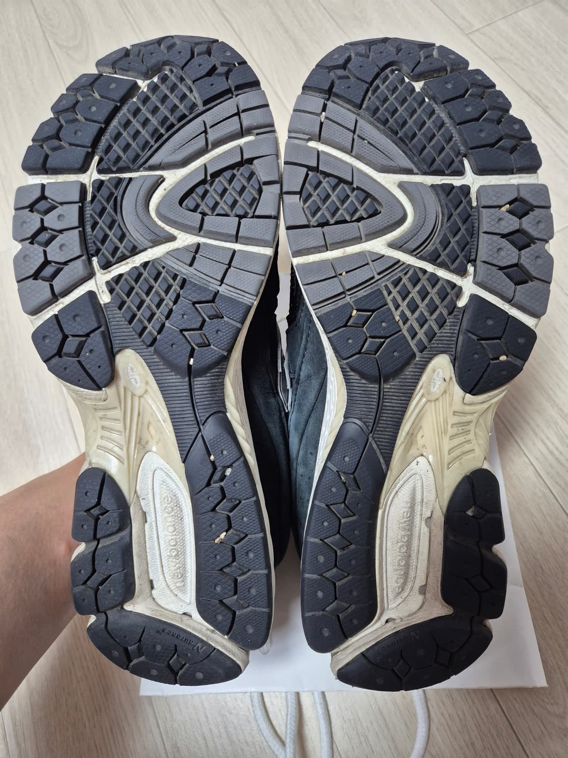 [275] 뉴발란스 2002R 프리미엄 빈티지 블랙 상품이미지6