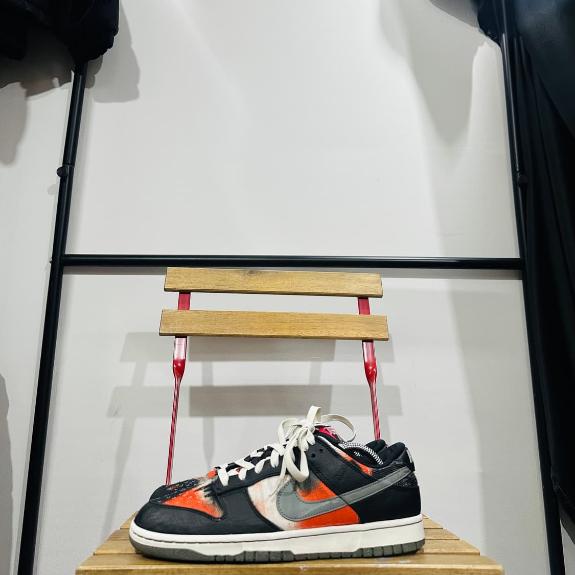 280) 나이키 운동화 남성 남즈 덩크 로우 블랙 앤 텀블드 그레이 상품이미지3