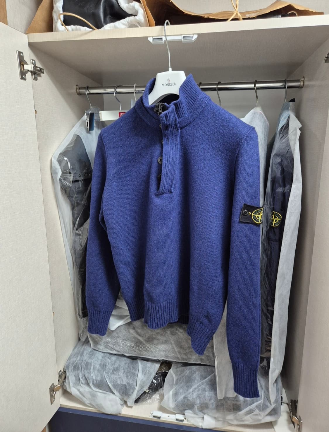 정품 스톤아일랜드 반집업니트 100-L 네이비 상품이미지1