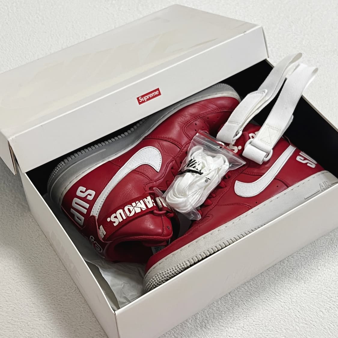 나이키 x 슈프림 에어포스1 하이 월드 페이머스 레드 상품이미지7