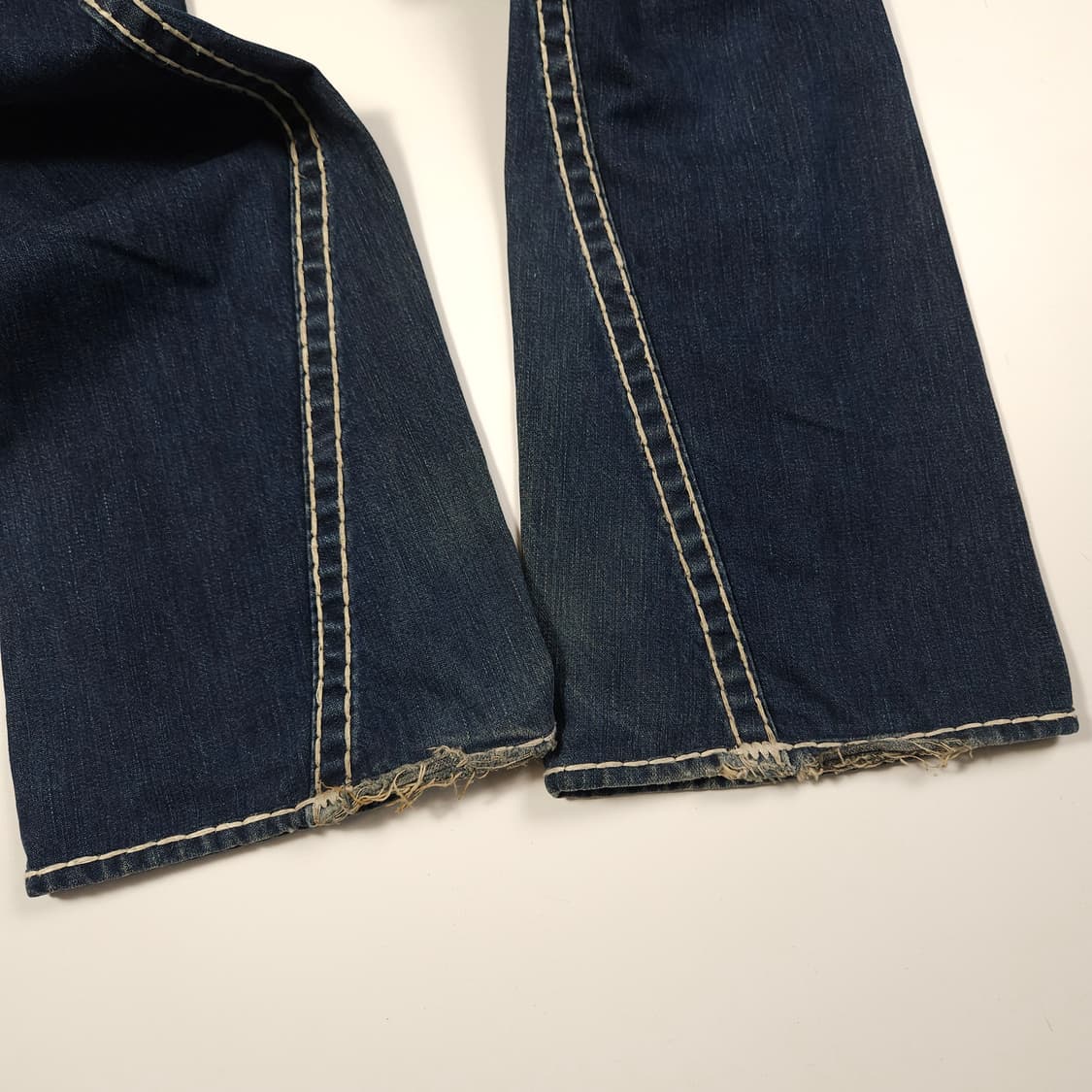 트루릴리전 부츠컷 데님팬츠  상품이미지6