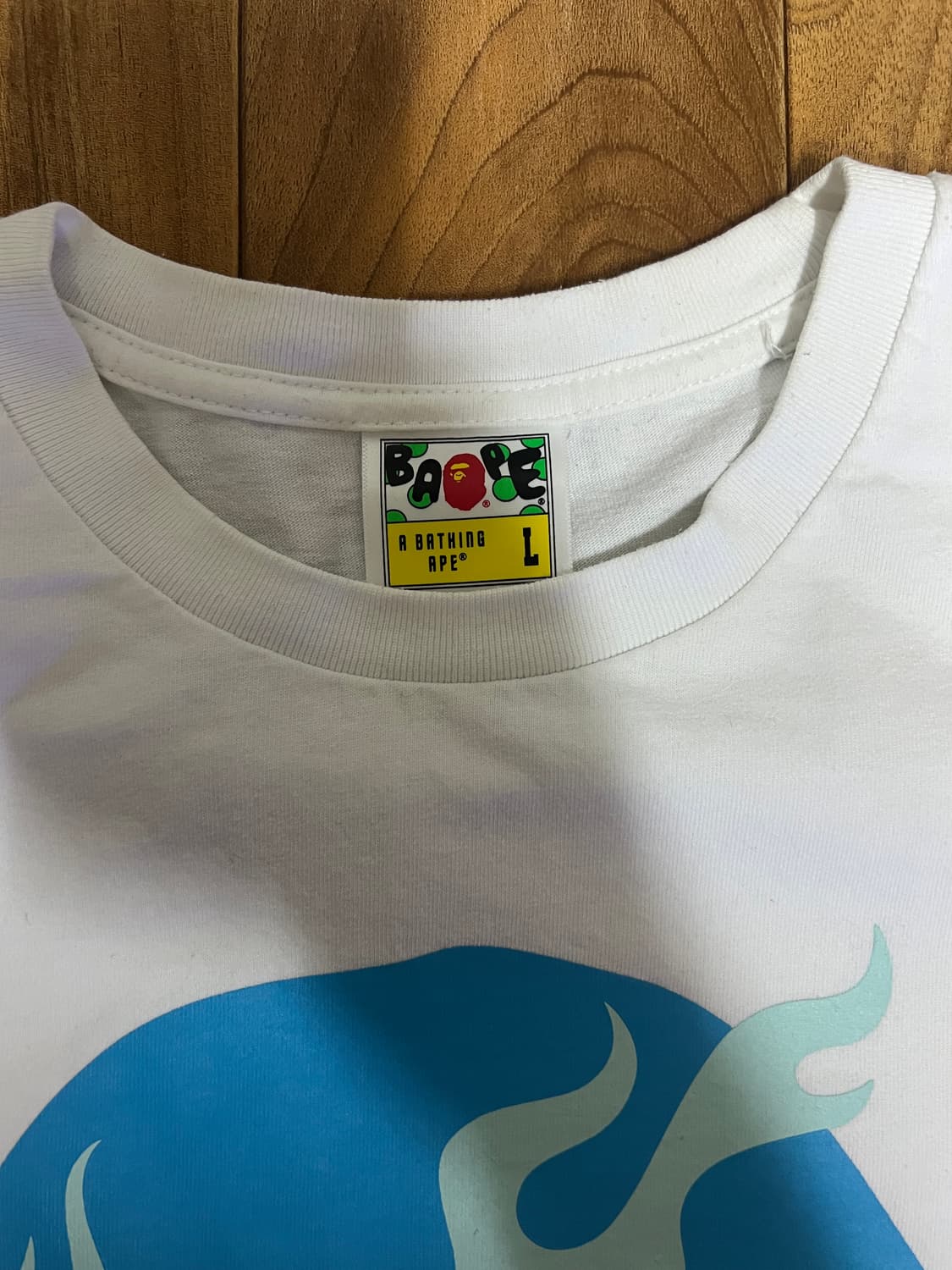 베이프 플레임 에이프 헤드 티셔츠 화이트 블루L 사이즈 상품이미지2