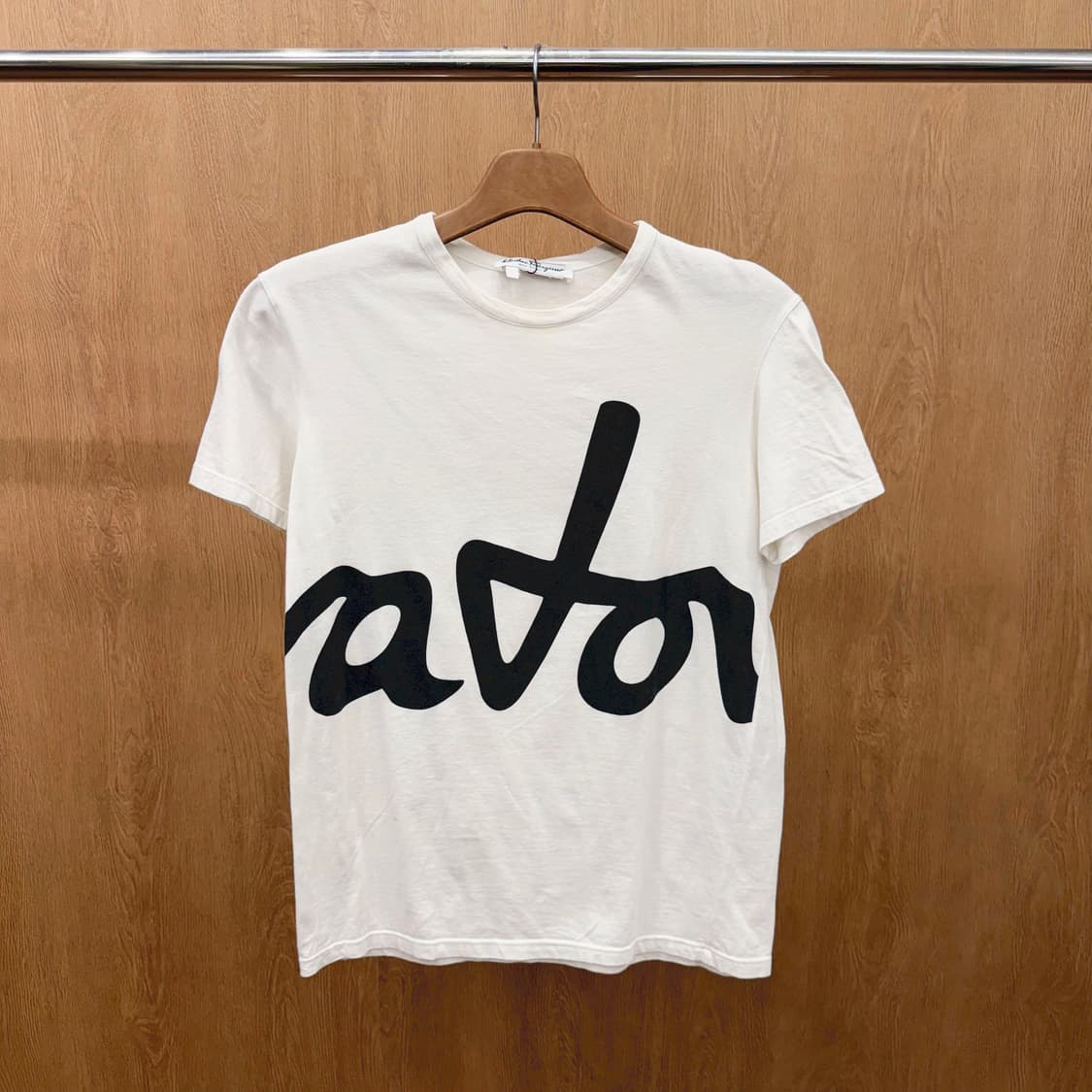 살바토레 페라가모 반팔 티셔츠 빅 로고 프린팅 라운드넥 디테일 화이트 상품이미지2