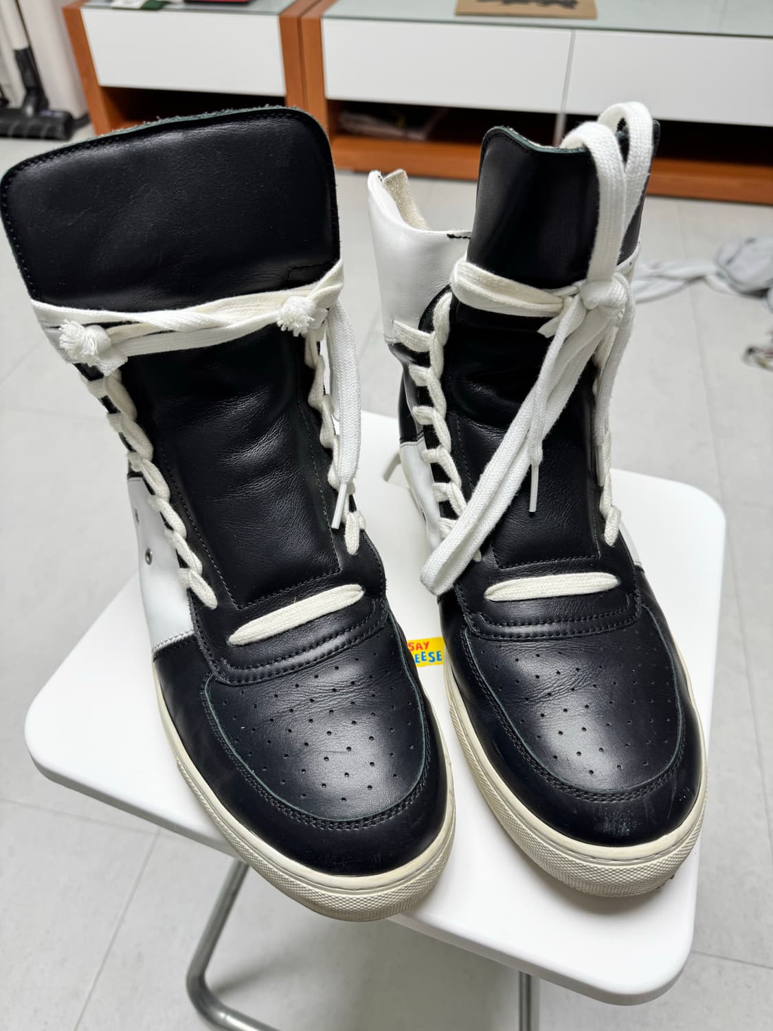 크리스반아쉐 끈칭칭 스니커즈 43 상품이미지1