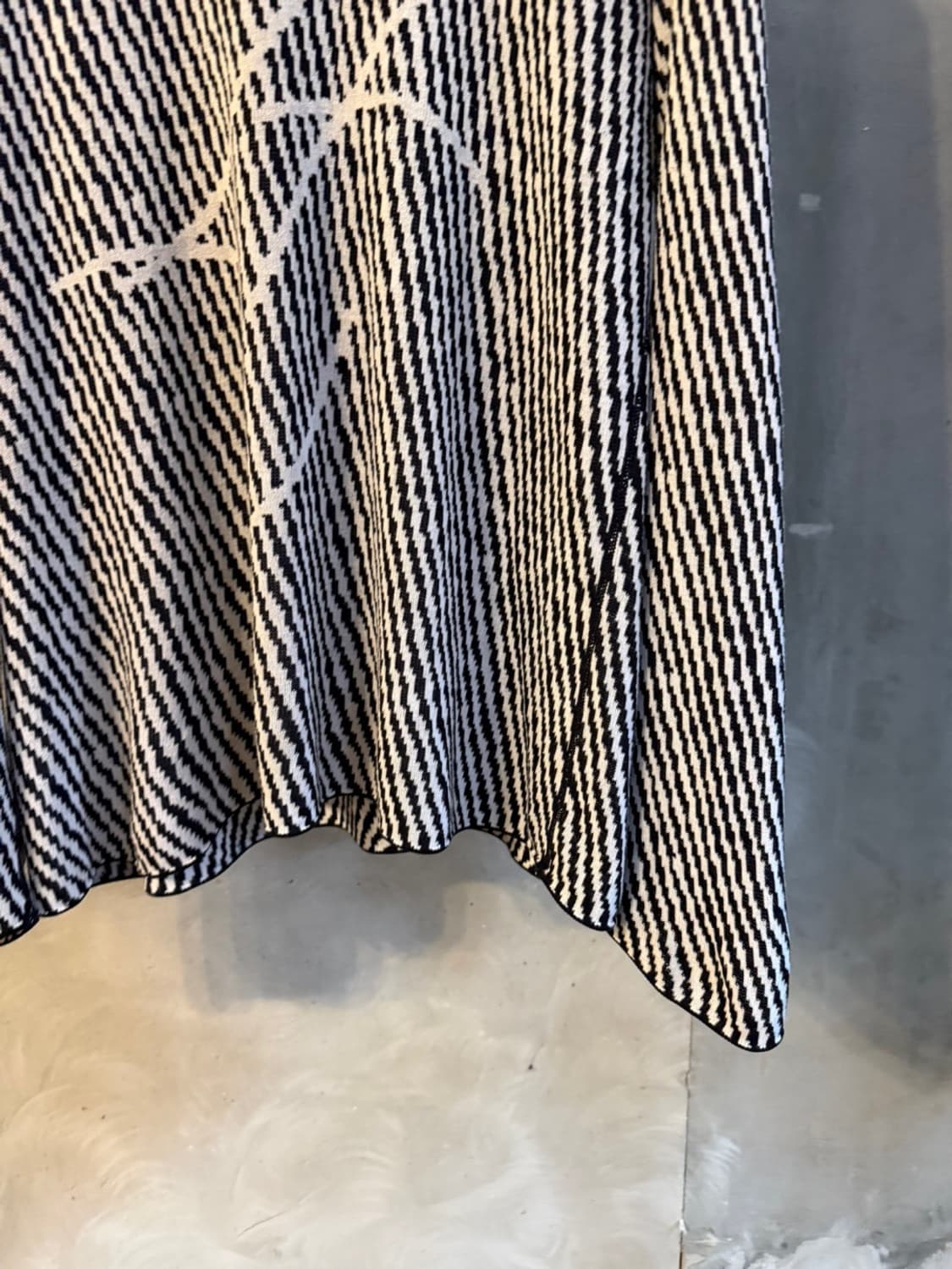 아르마니 꼴레지오니 그래픽 니트 105 상품이미지6