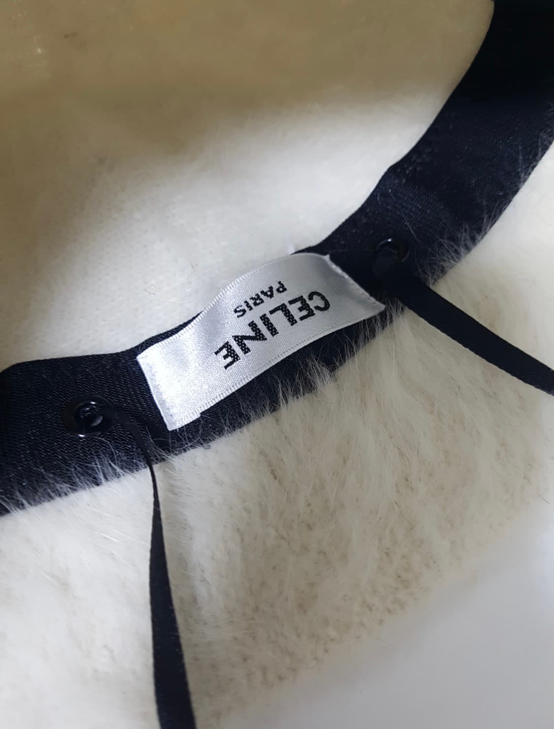 셀린느 앙고라 버킷햇 미착용 상품이미지3