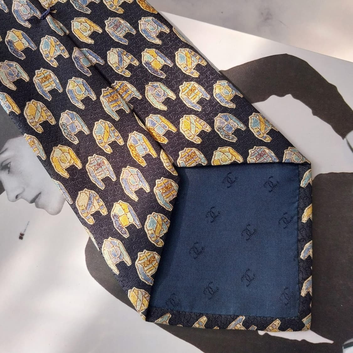 샤넬 실크 홀로그램 로고 전체 패턴 넥타이 9.5cm A+등급 K2008 상품이미지8