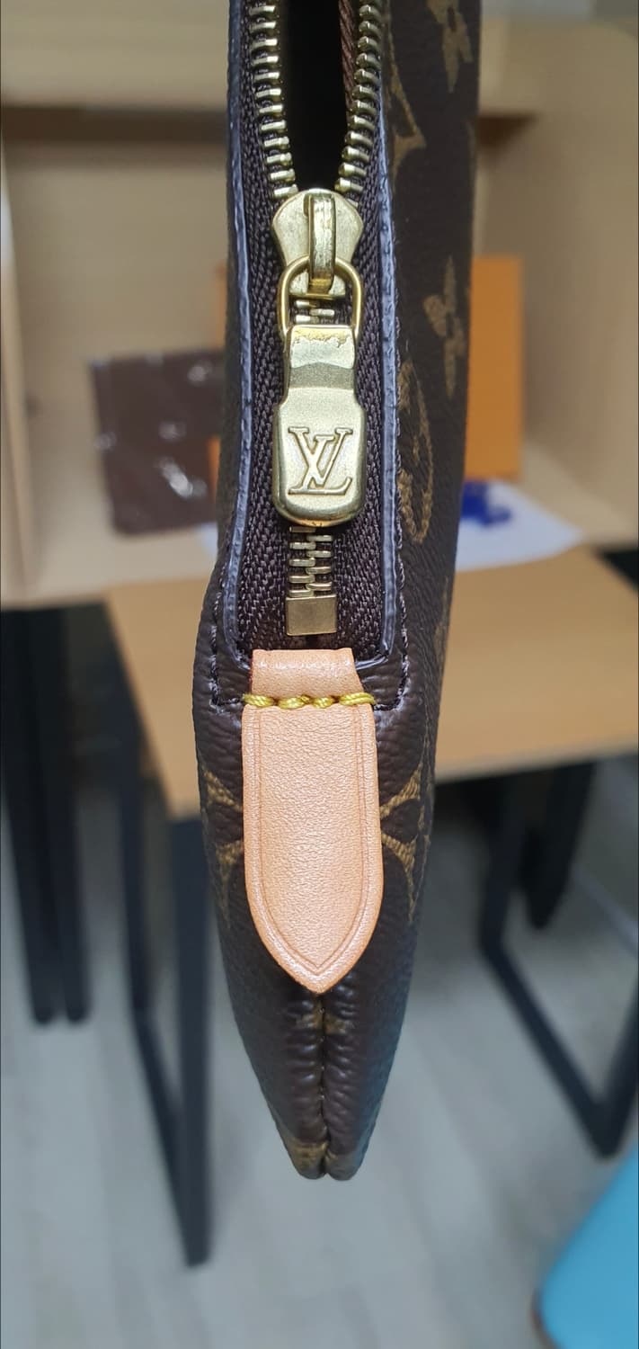 루이비통 에튀보야주MM 클러치/클러치백 새상품급 정품(감정서O) 상품이미지7