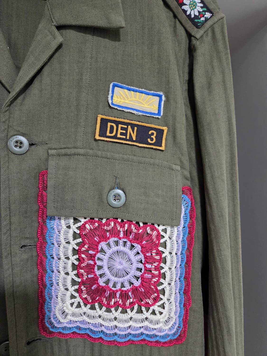 AMIRI 아미리 카키 데미지 패치 셔츠 상품이미지2