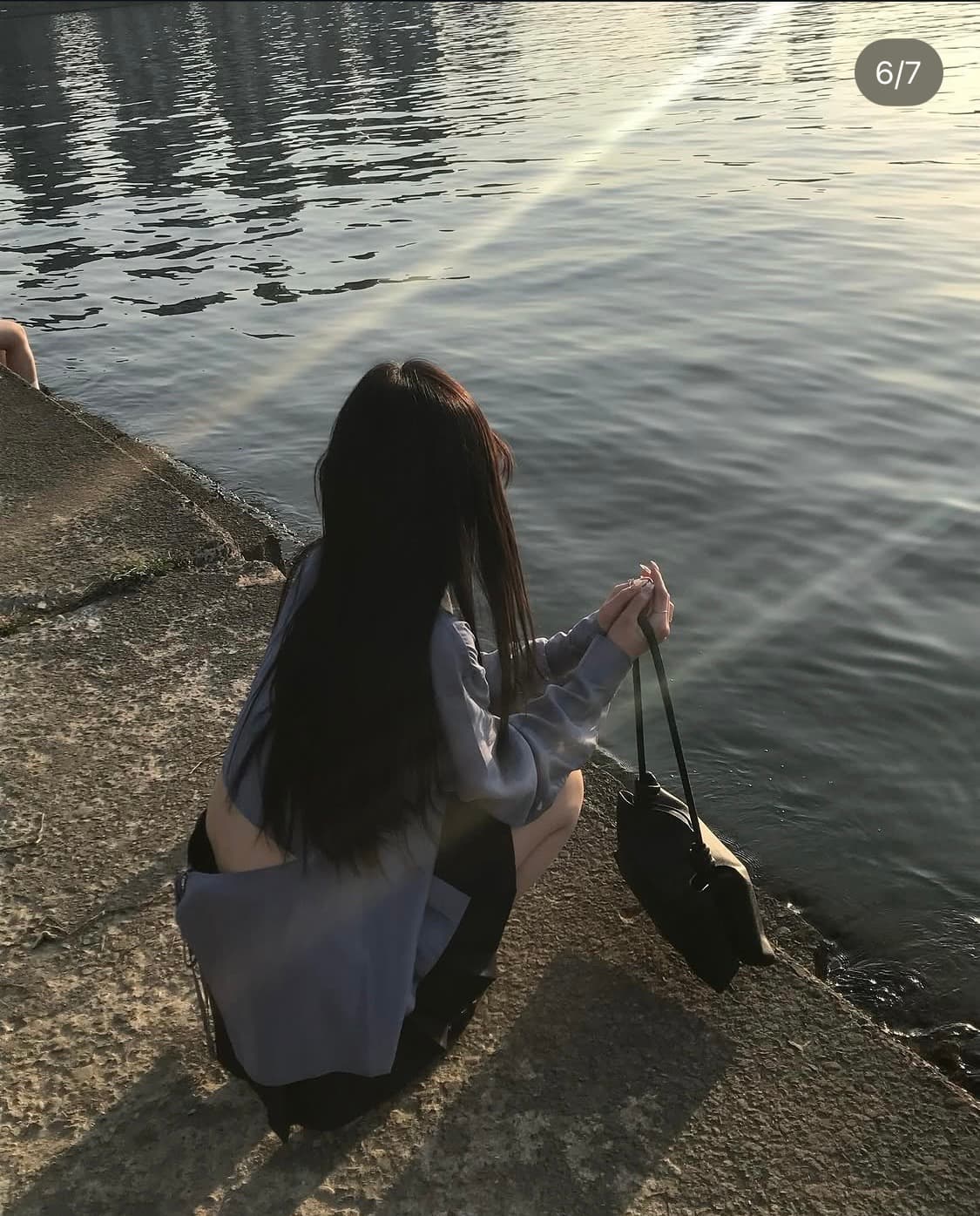 the mui 블루 셔츠 (윤비누 착용) 상품이미지4