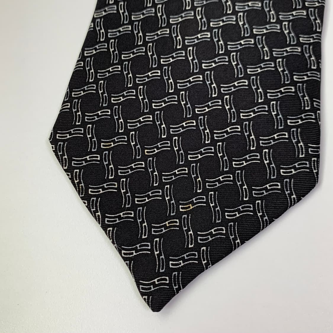 던힐(dunhill) 기하학적 패턴 블랙넥타이 명품 A등급 상품이미지10