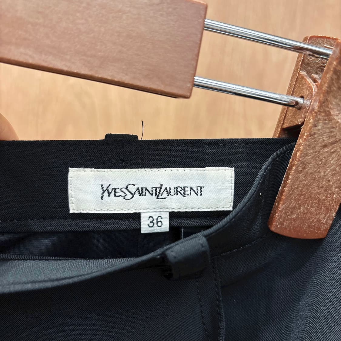 입생로랑 미디 스커트 심플 포켓 디테일 H핏 딥그린 상품이미지6