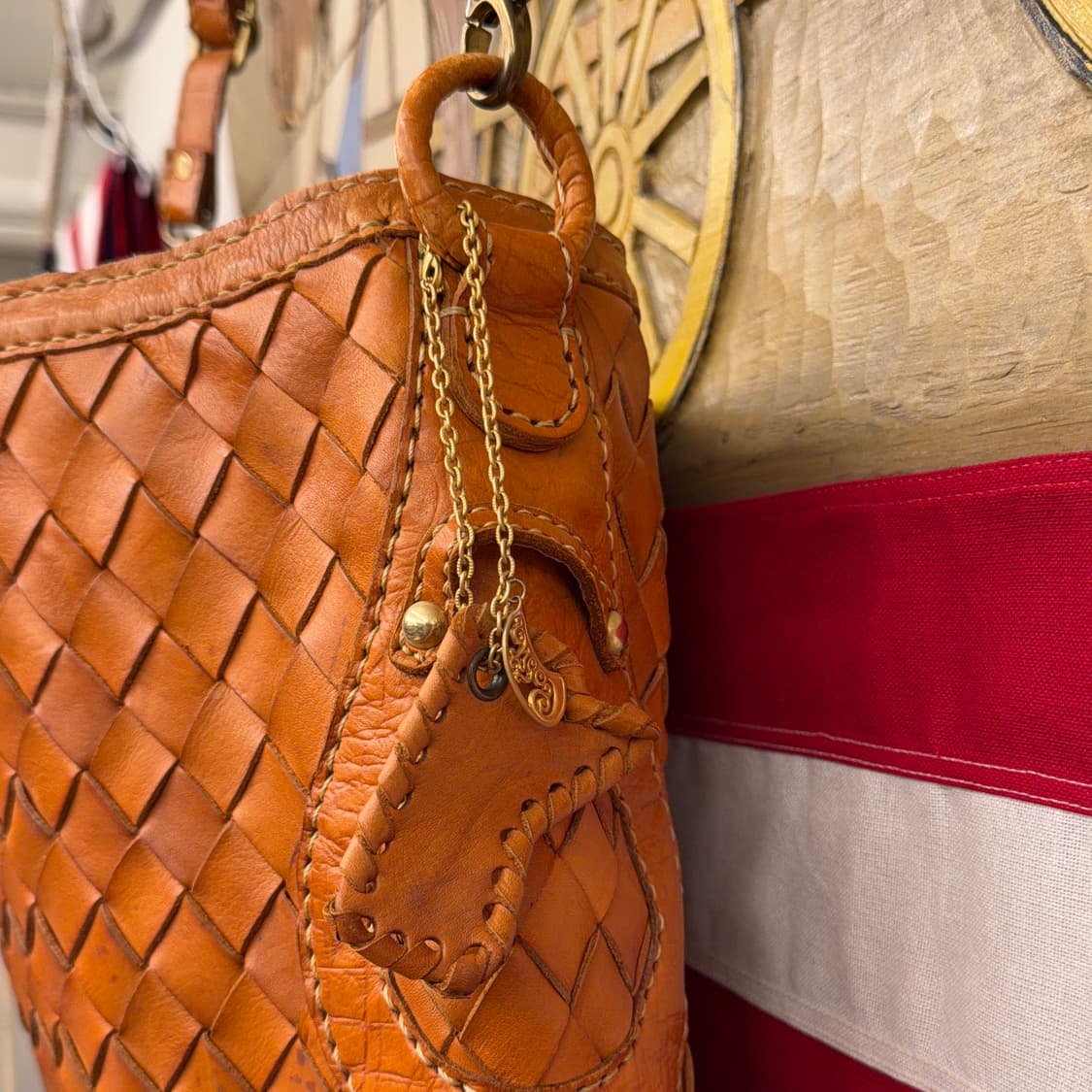 Robita 카우레더 위빙 숄더백 상품이미지3