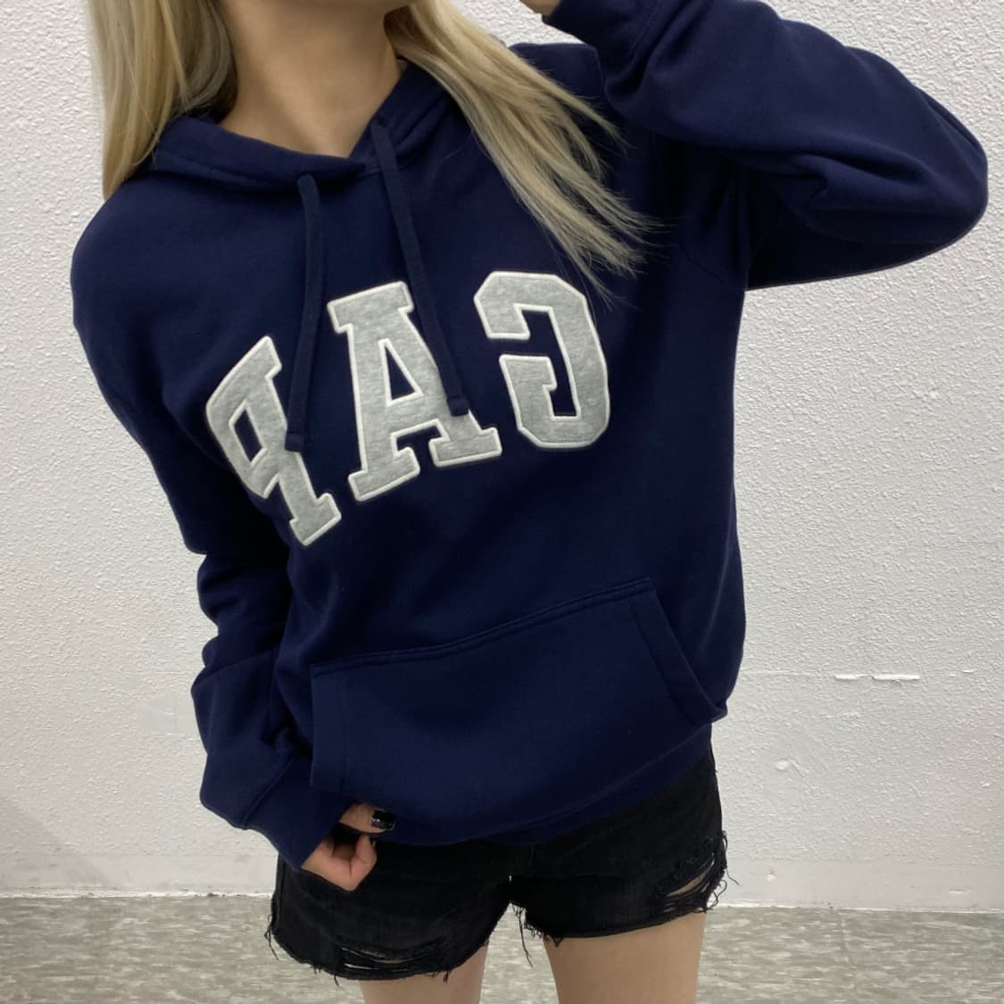 갭 그레이 센터로고 네이비 후드 M 상품이미지1