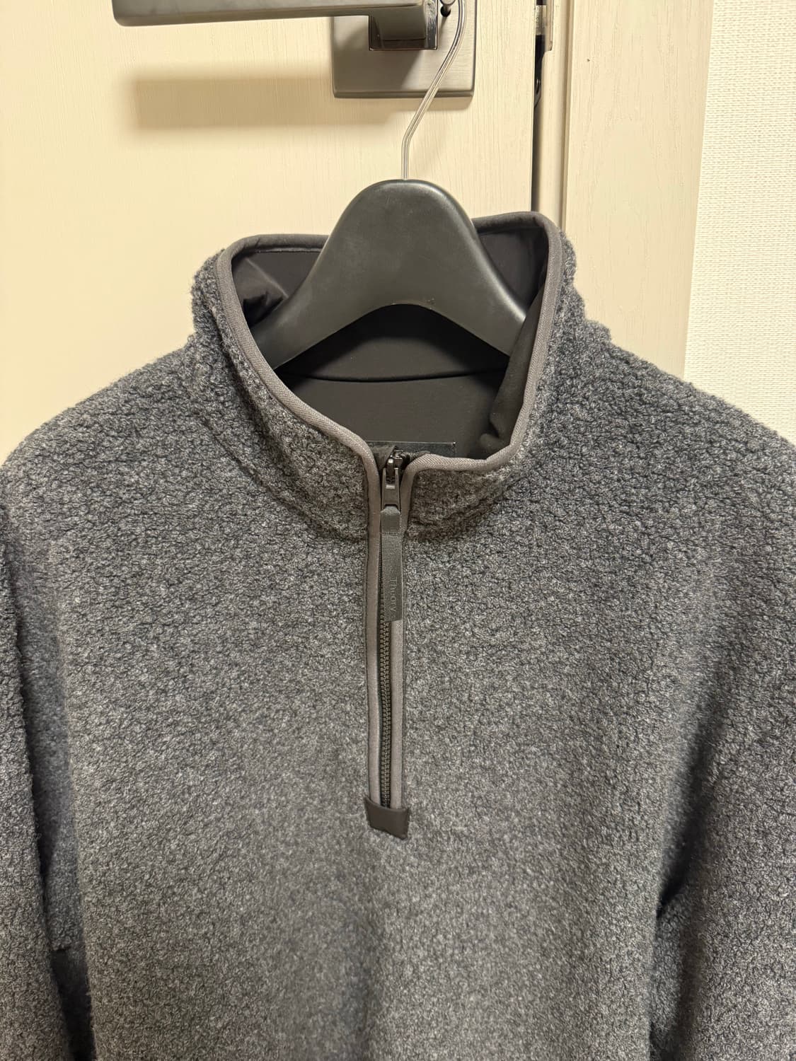 남성 띠어리 플리스 쿼터집업 스웨터 챠콜 M사이즈 상품이미지3