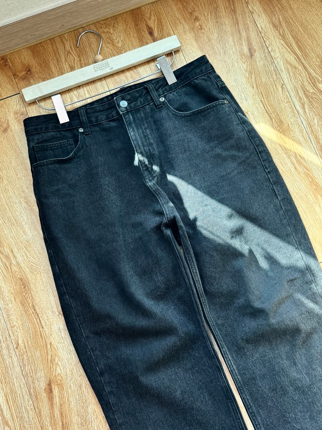 [33] 무탠다드 레귤러 핏 데님 워시드 블랙 상품이미지1