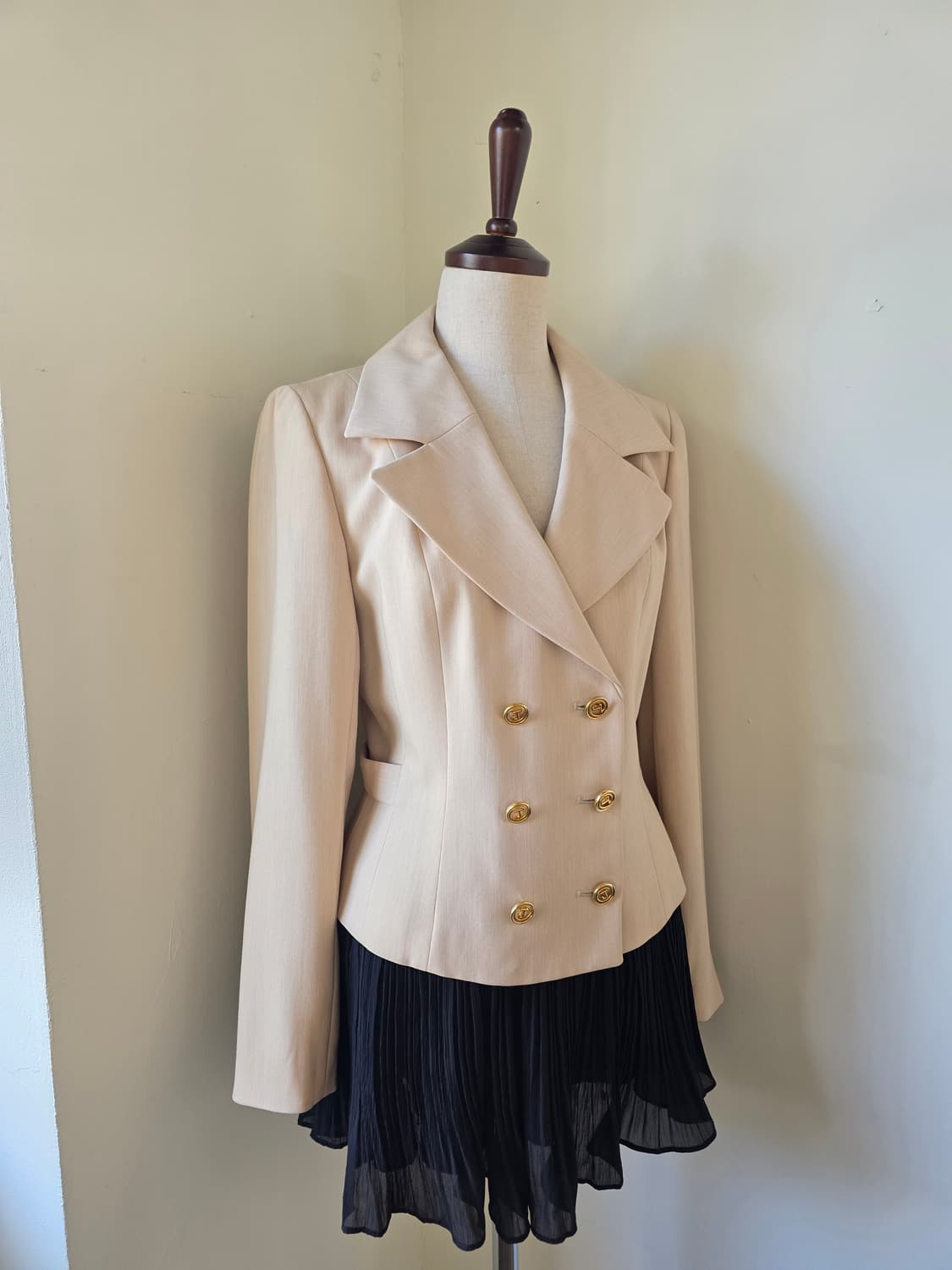 로페 자이로 로고 금장 더블 단추 베이지 울 자켓 상품이미지2