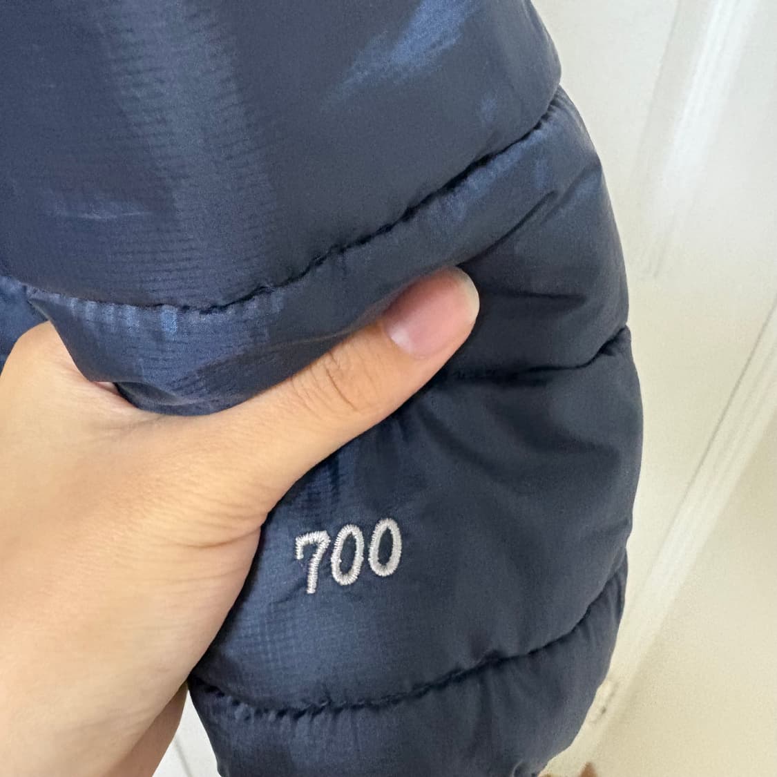 노스페이스 700 경량 패딩 (네이비 100) 상품이미지5