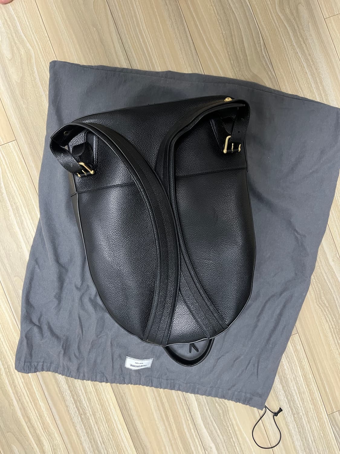 톰브라운 페블 그레인 레더 백팩 상품이미지2