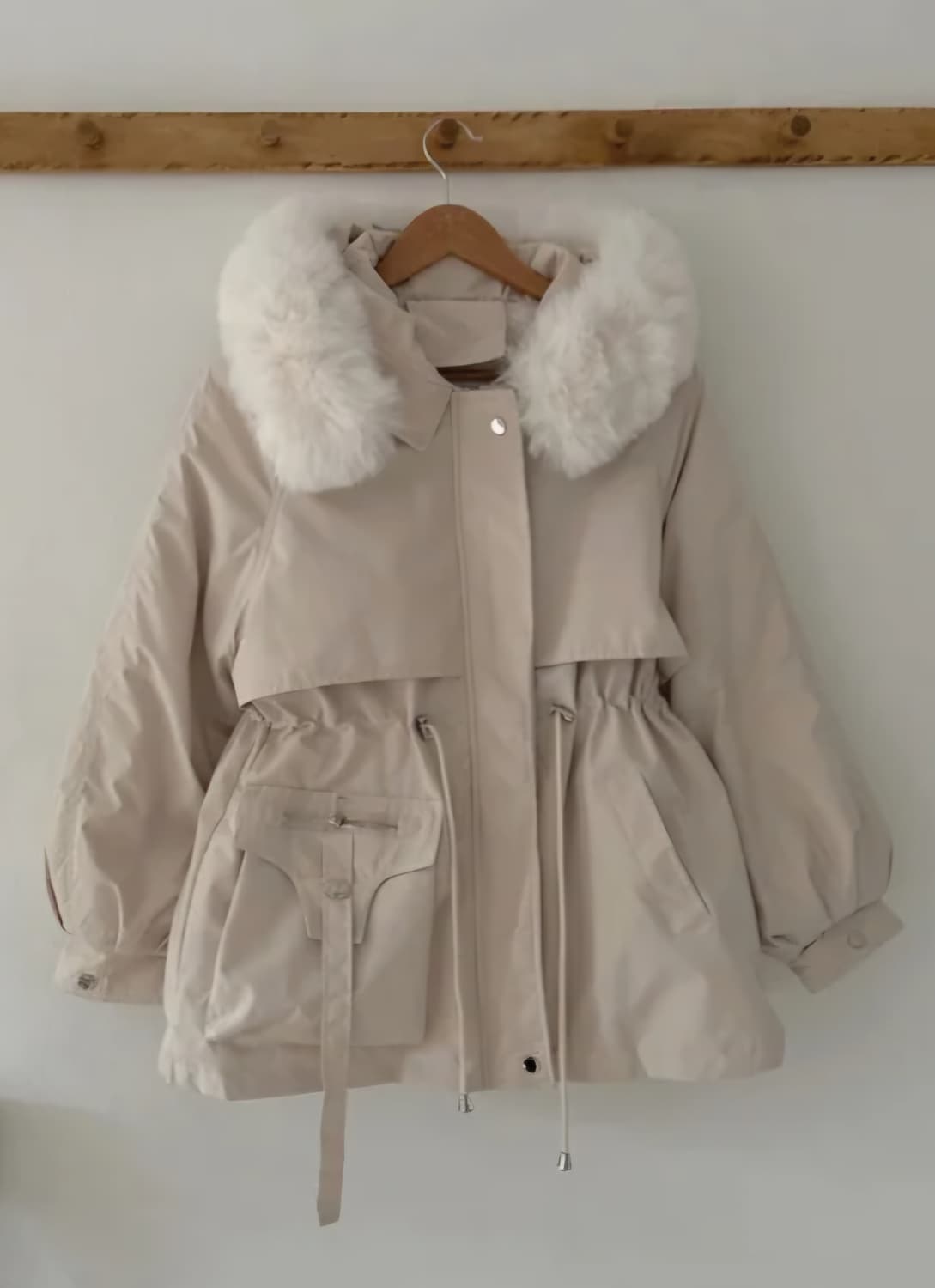 급처/새상품급)온마이원 윈터 퍼 버클 포켓 스트링 패딩 아이보리 상품이미지4