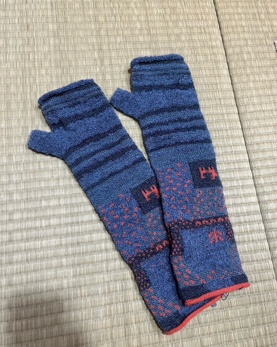 캐피탈 패턴 핸드워머 상품이미지5