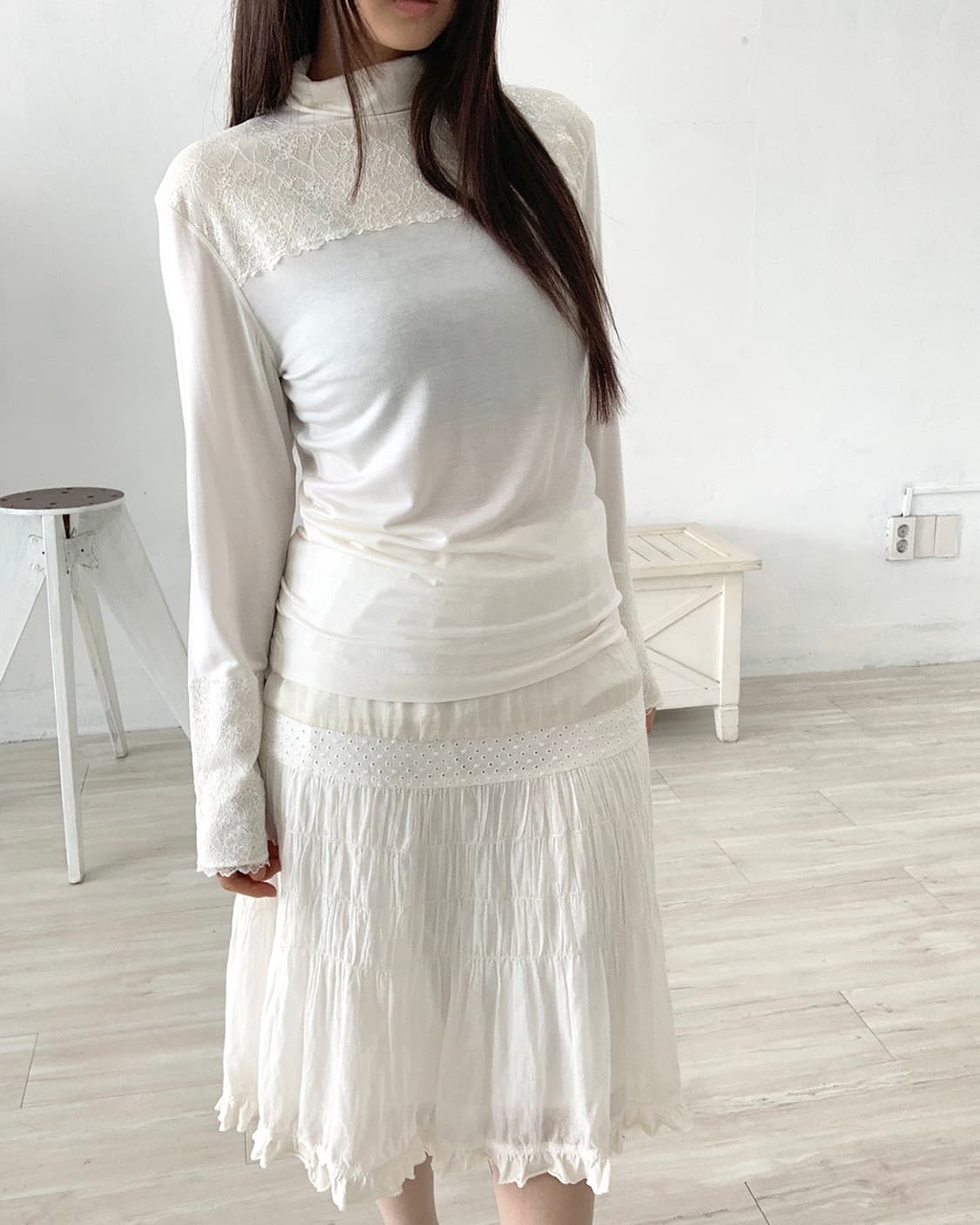 Ivory Lace Trim Turtleneck Top 상품이미지5