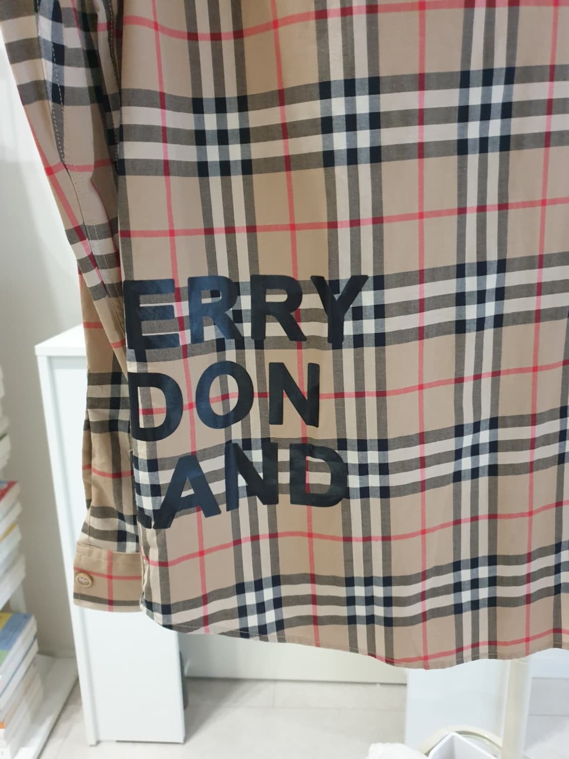 버버리 레터링 셔츠 상품이미지4