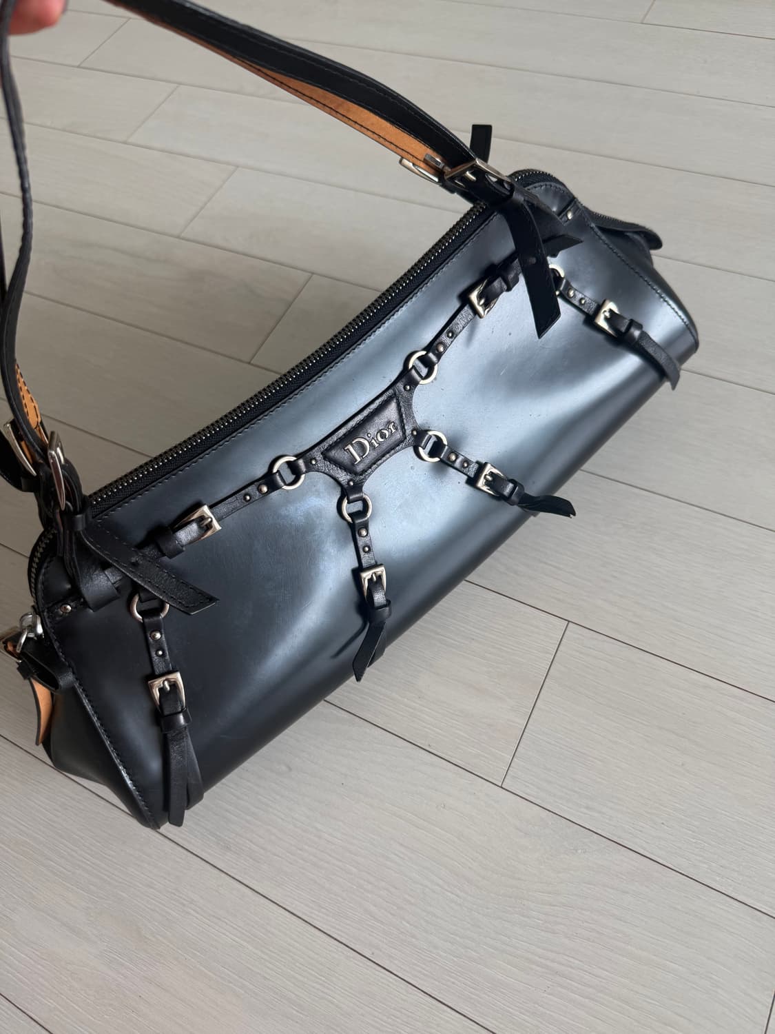 디올 하드코어 피어싱 숄더백 상품이미지1