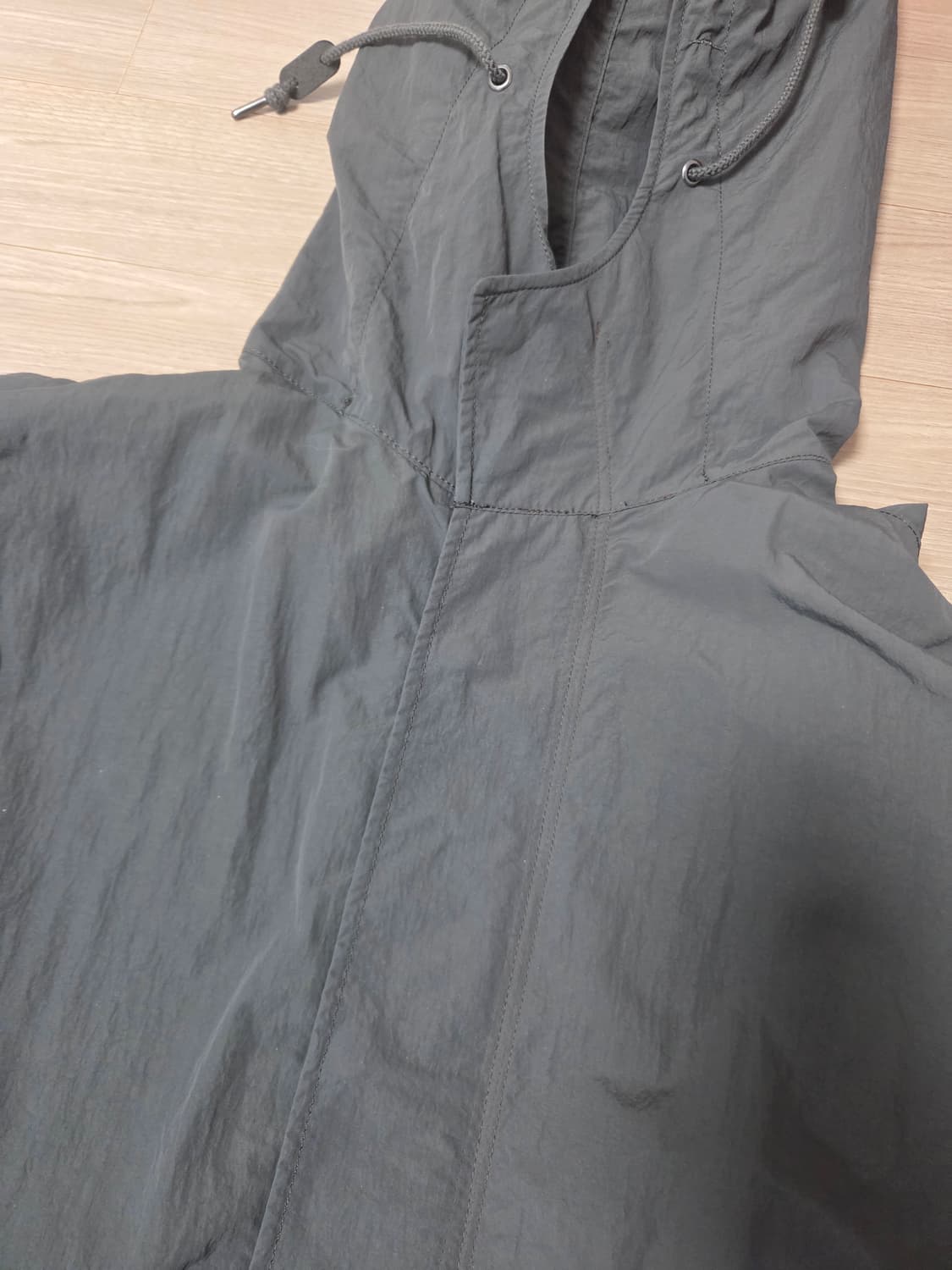 유니클로 포켓터블 피쉬테일 파카 상품이미지10