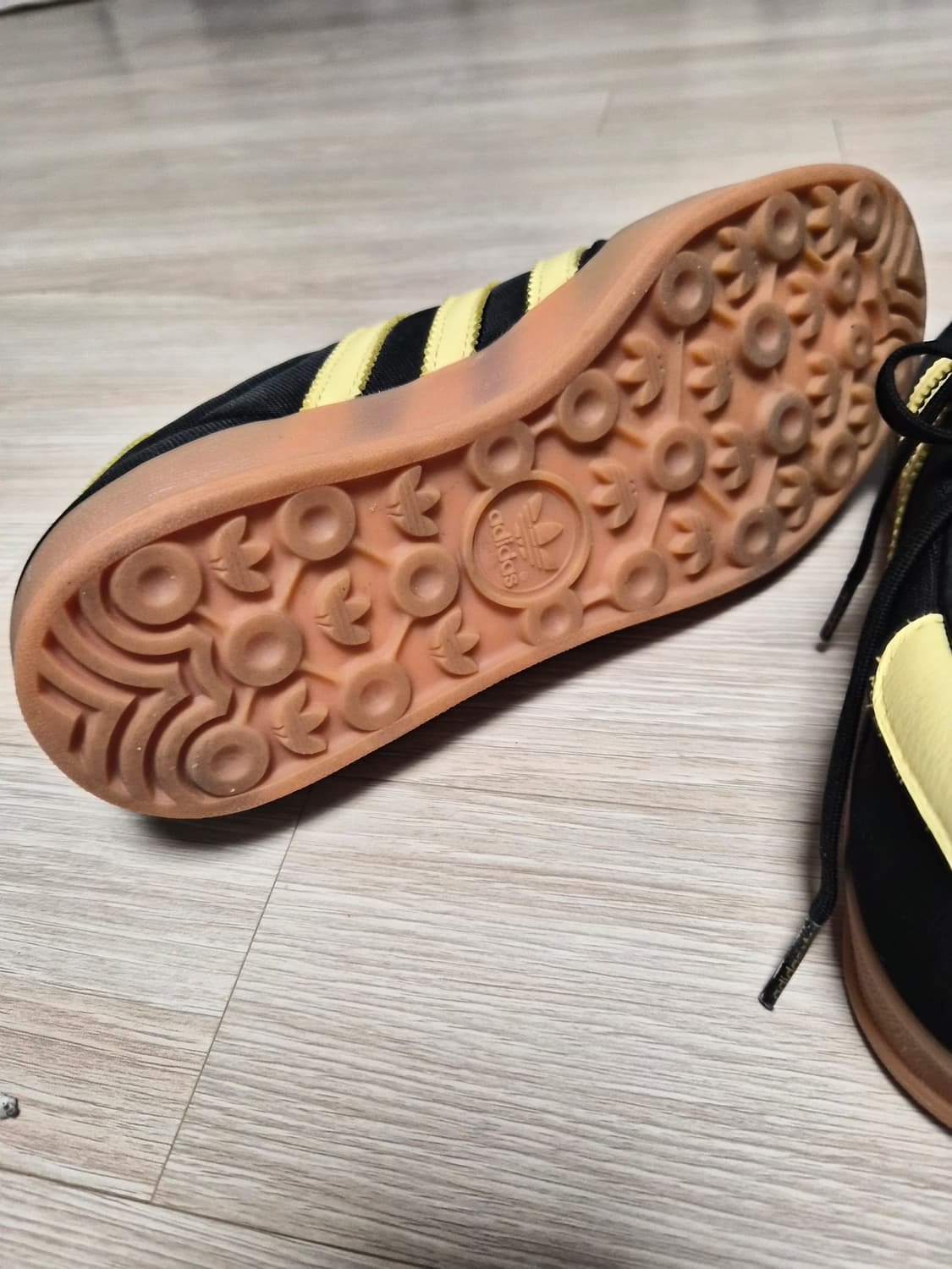 아디다스 가젤 블랙/옐로우 상품이미지4