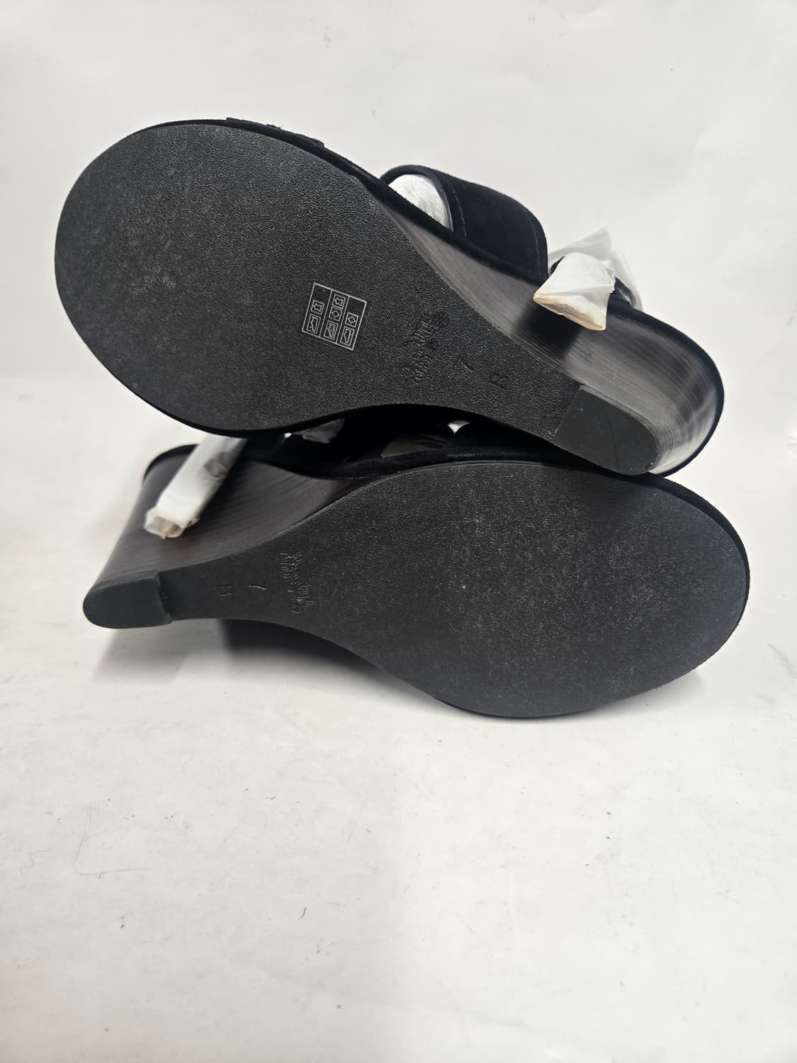 새제품)코치 블랙 스웨이드 테슬장식 웨지힐 샌들 240 상품이미지5