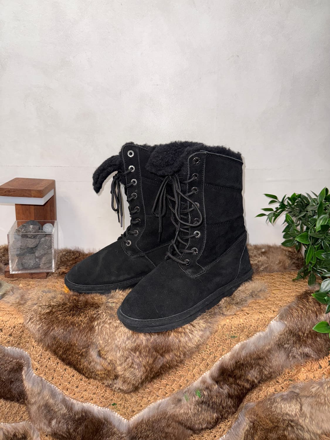 Bearpaw black karen laceup boots 상품이미지1
