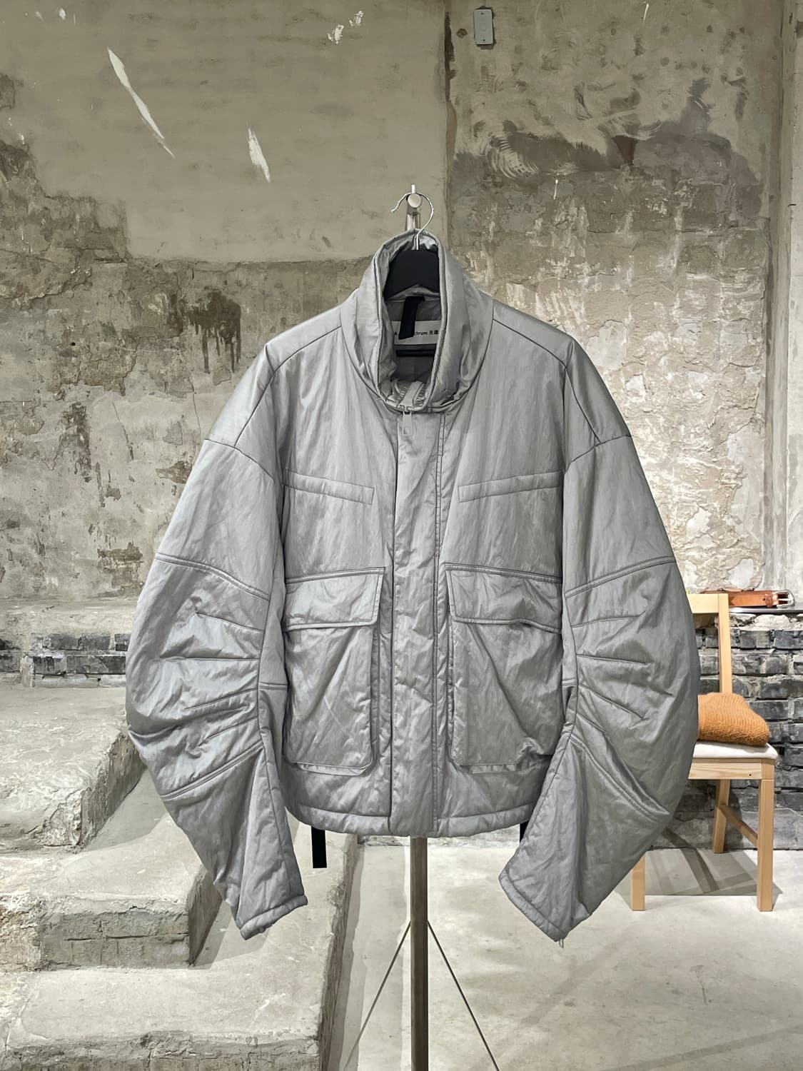 에이 에이 스펙트럼 실버 헬머 패디드 자켓 상품이미지1