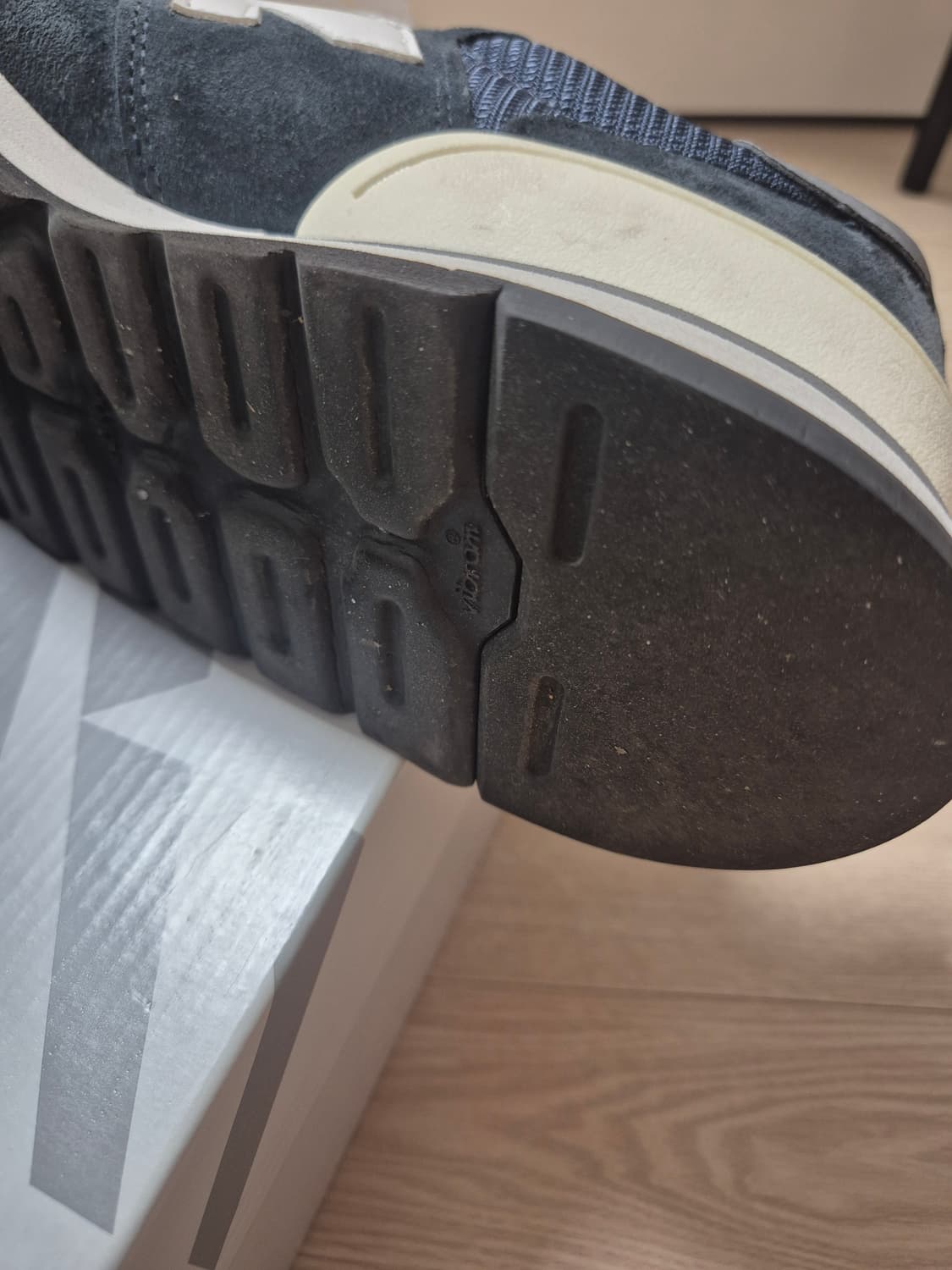 뉴발란스 990v1 메이드 인 USA 네이비 270 상품이미지7
