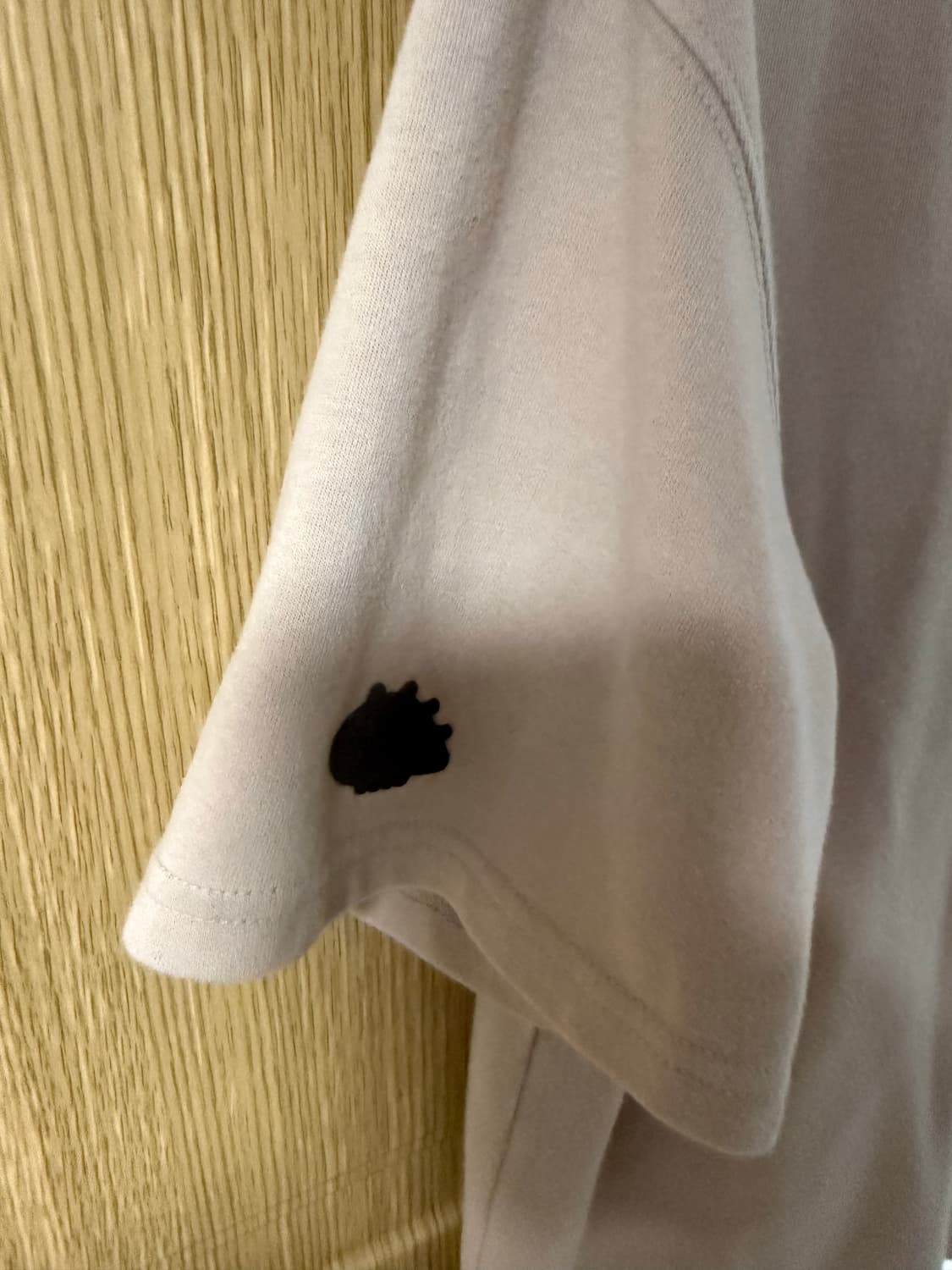 아이앱 니니즈 반팔 m사이즈 판매합니다 상품이미지3