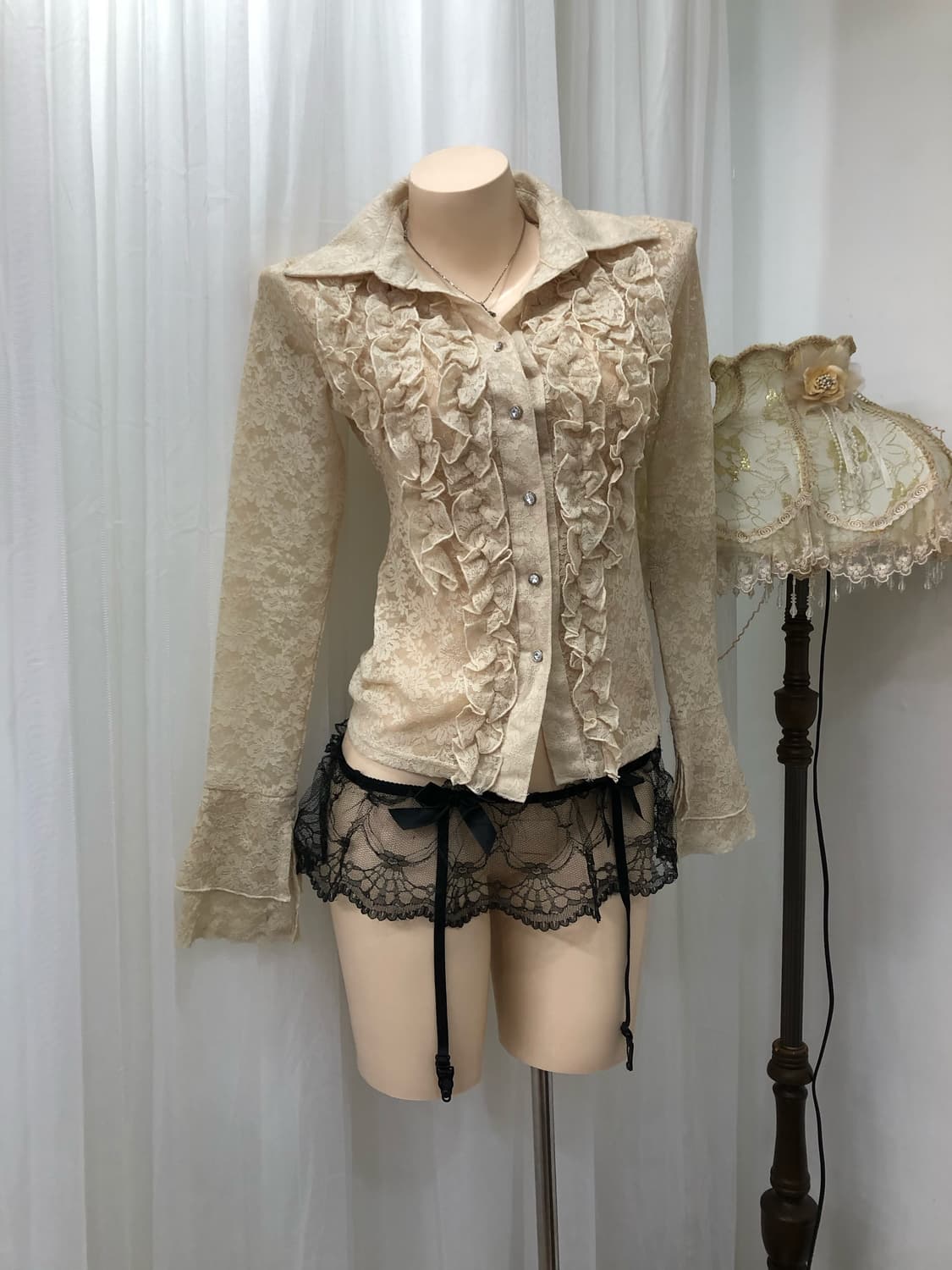 lemon beige fairy lace sheer top 상품이미지1