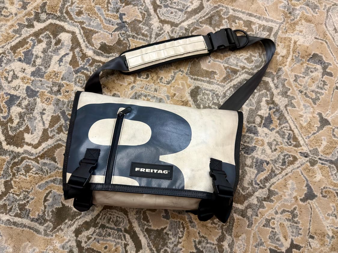 [FREITAG] 프라이탁 F17 JOE 화이트/네이비 (희귀 단종 모델 상품이미지1